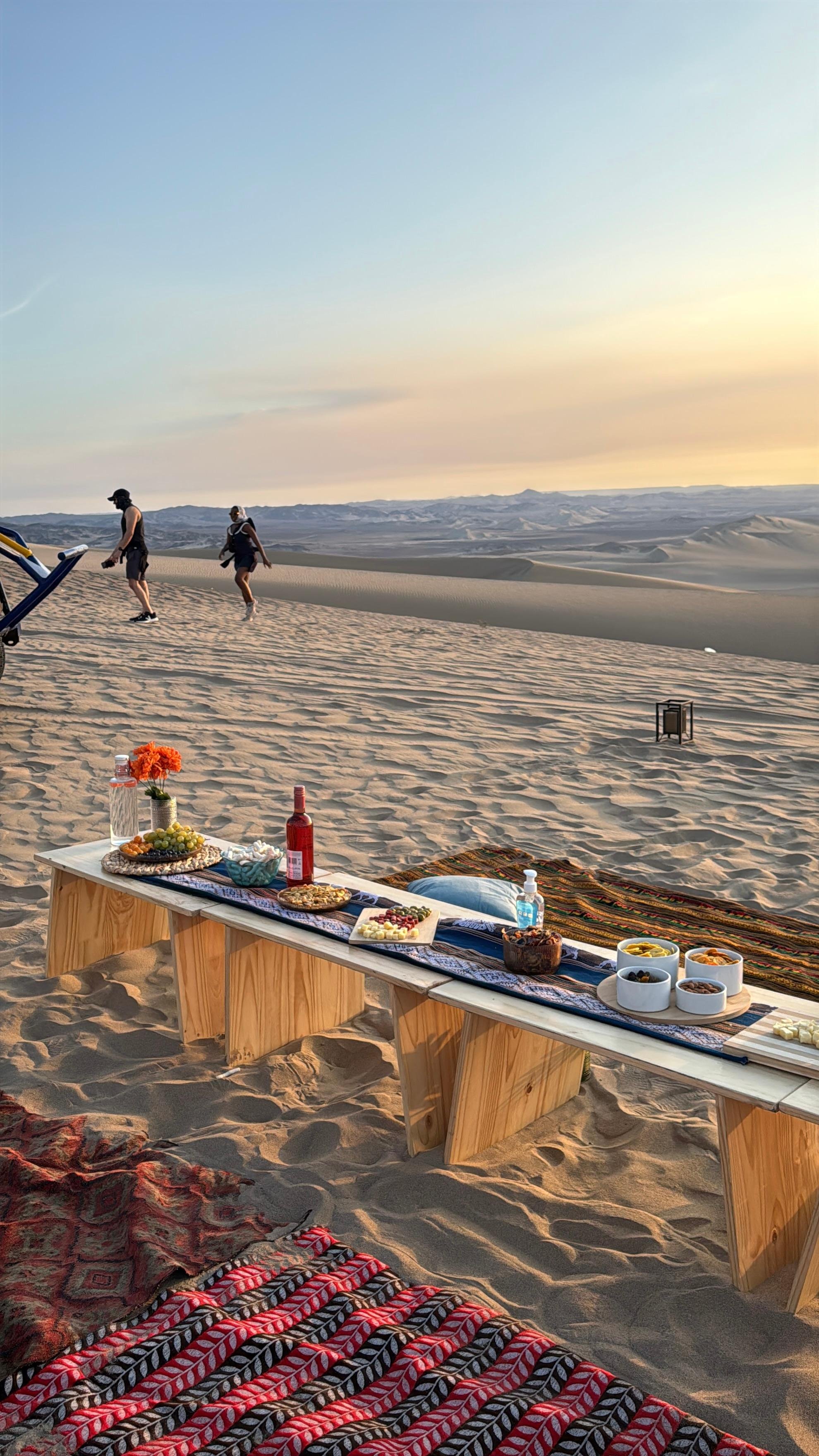 Aventura en Paracas y Huacachina: Islas, Dunas y Puesta de Sol en el Desierto