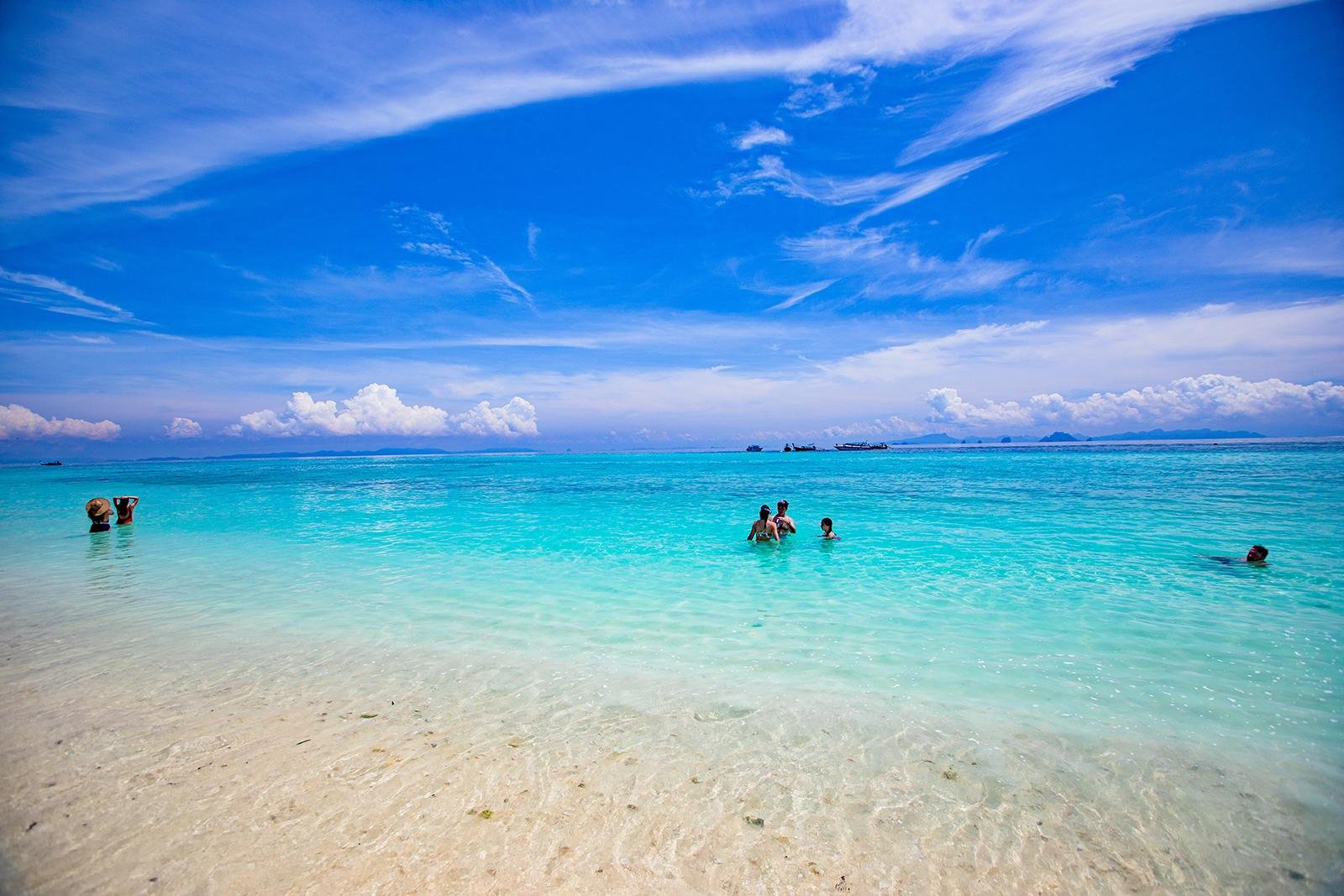 Private Longtail Boat Expedition: Phi Phi & Bamboo Islands