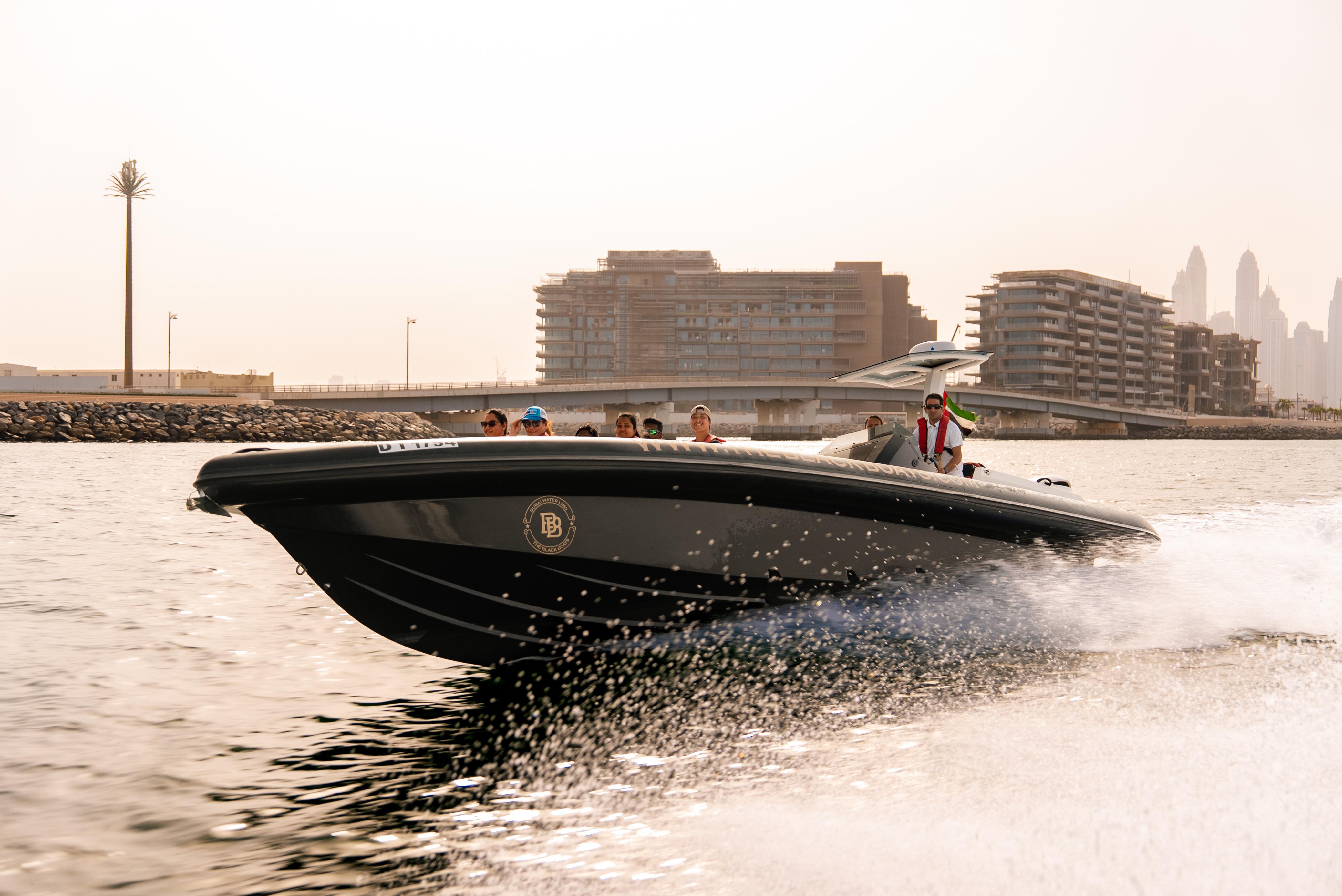 Dubai Marina Speed Boat Tour: Atlantis & Burj Al Arab Views