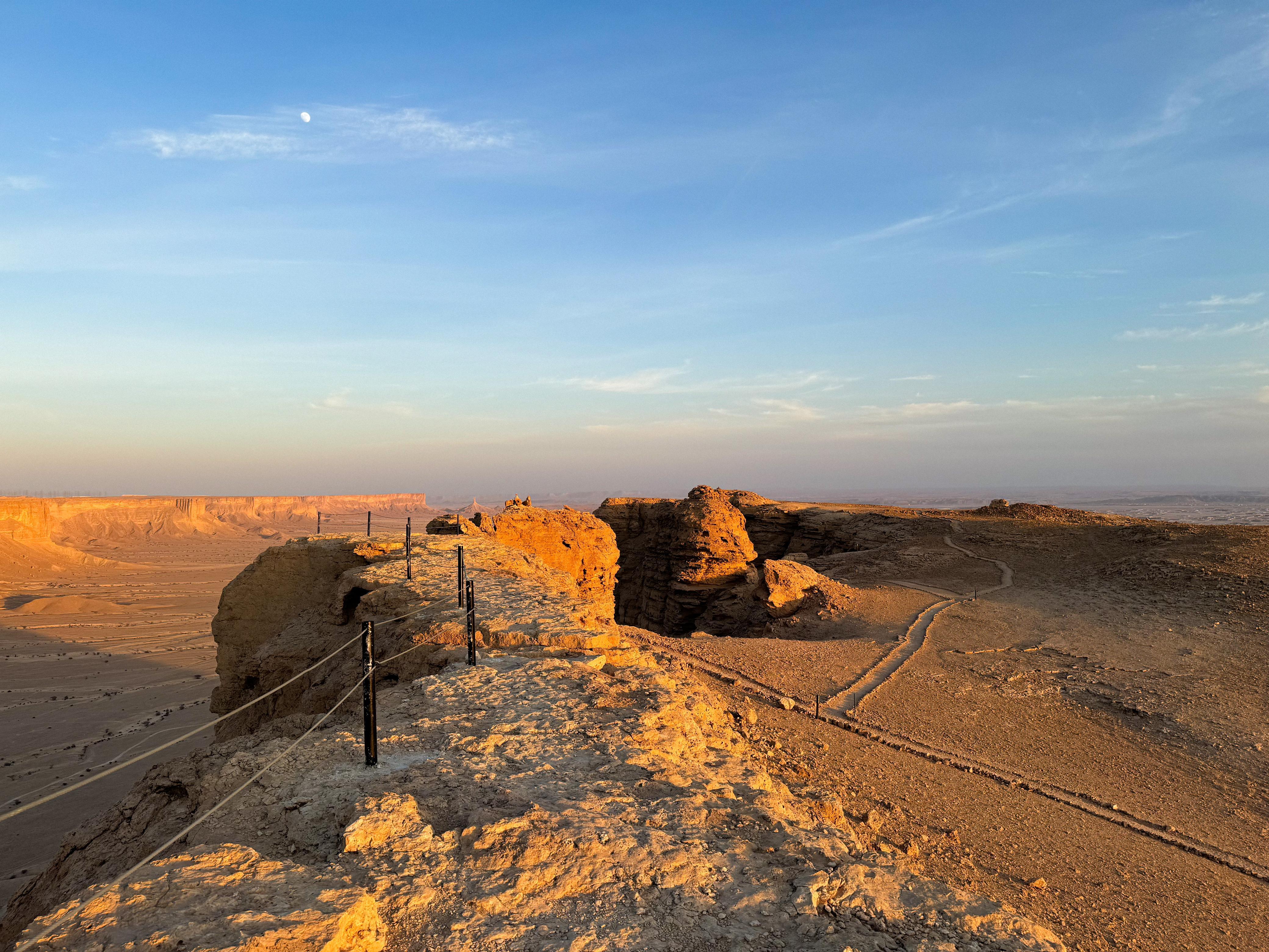 Edge of the World & Darb Al-Manjoor Desert Expedition