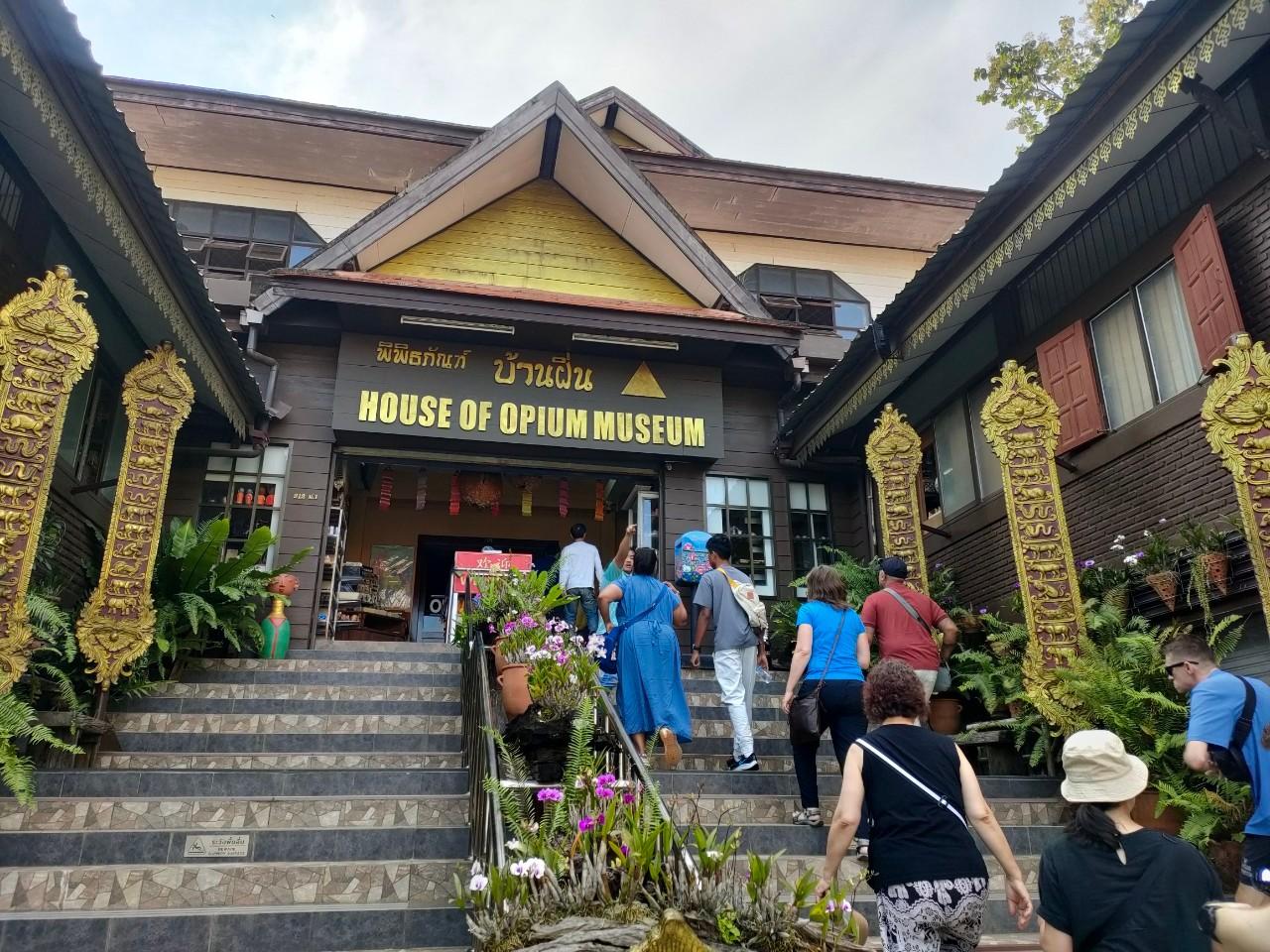 Chiang Rai Full-Day Highlights: Temples, Culture & Golden Triangle
