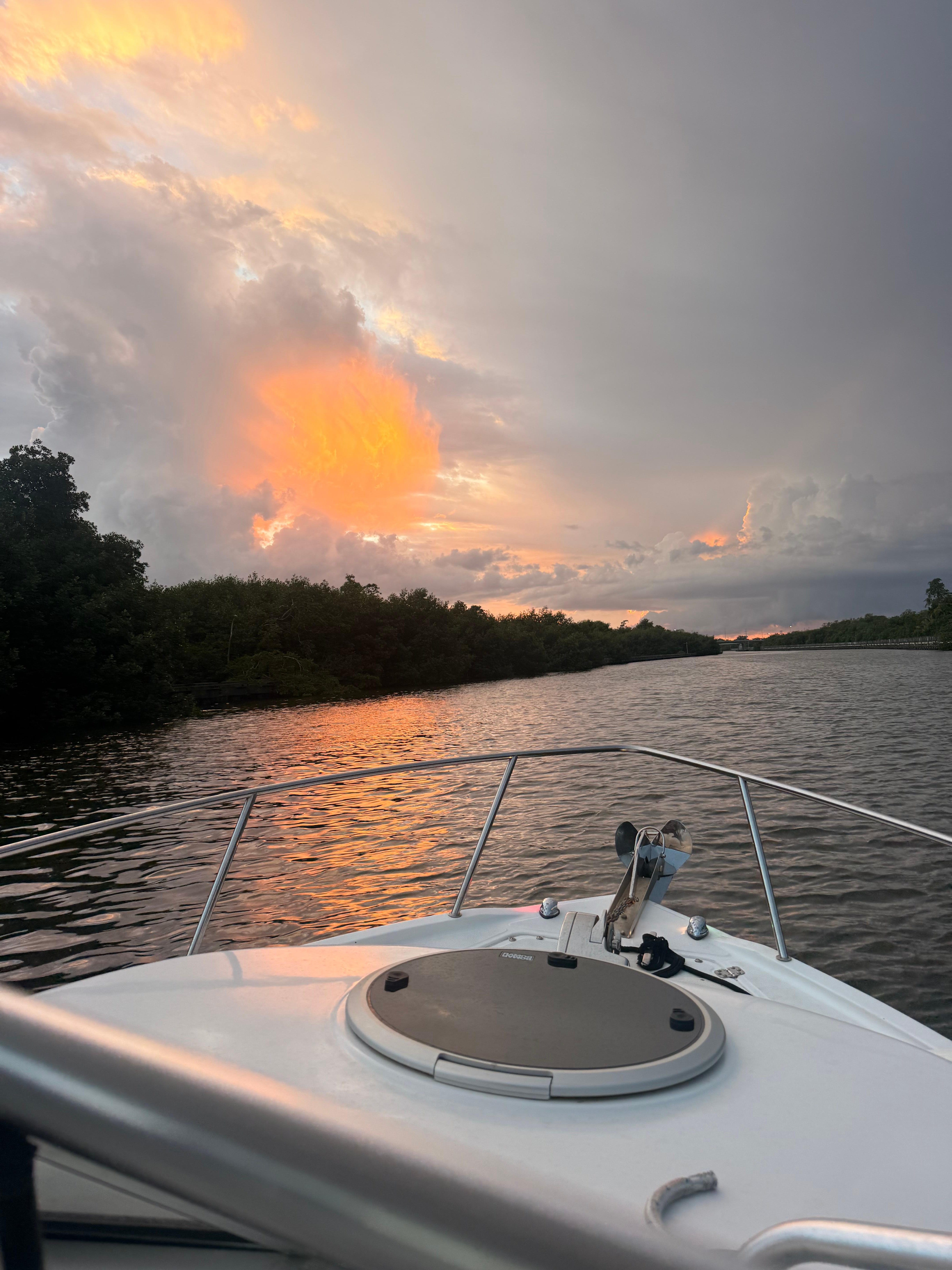 Private San Juan Boat Charter with Drinks and Music