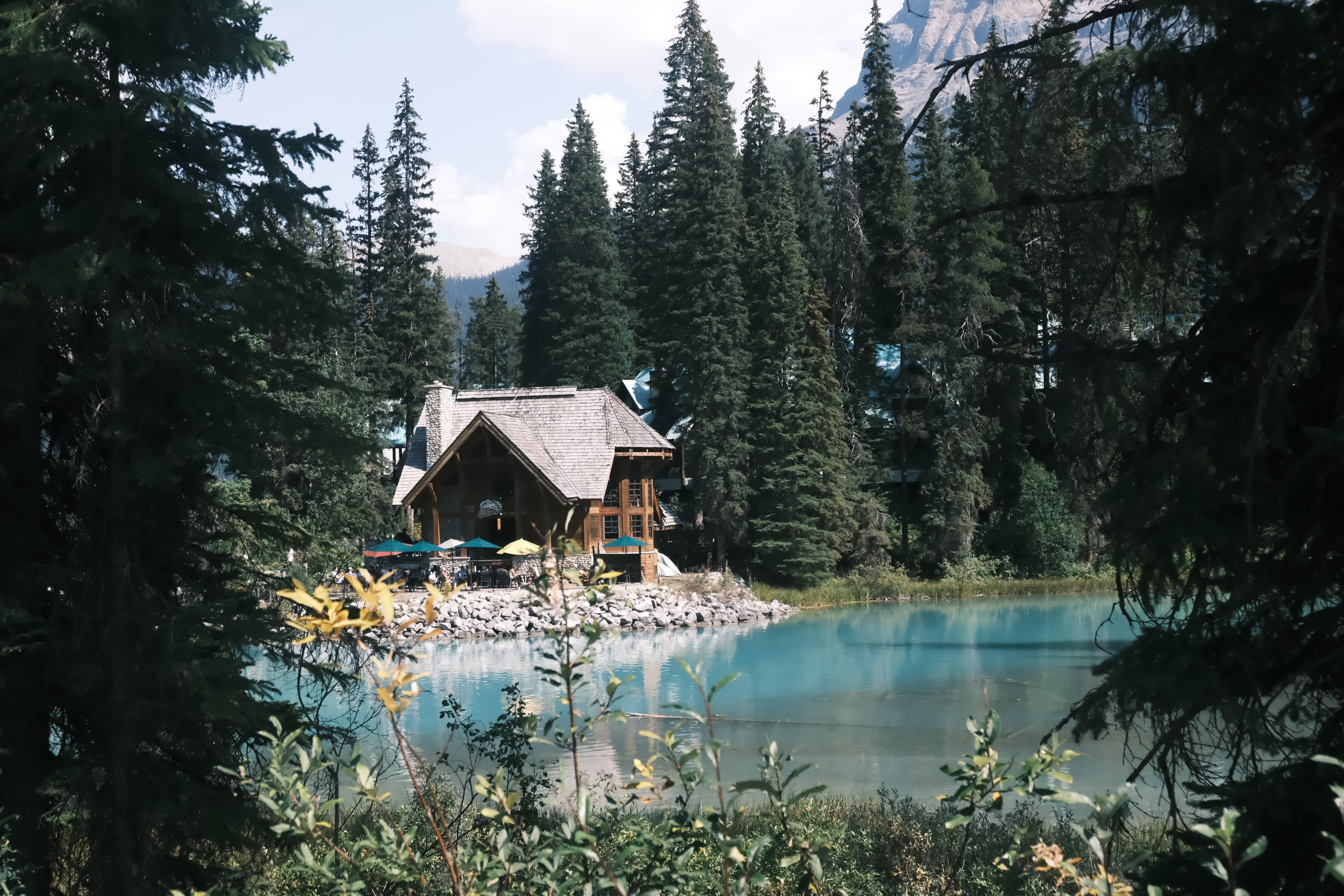 Small Group: Emerald Lake (Optional Canoe) & Takakkaw Falls