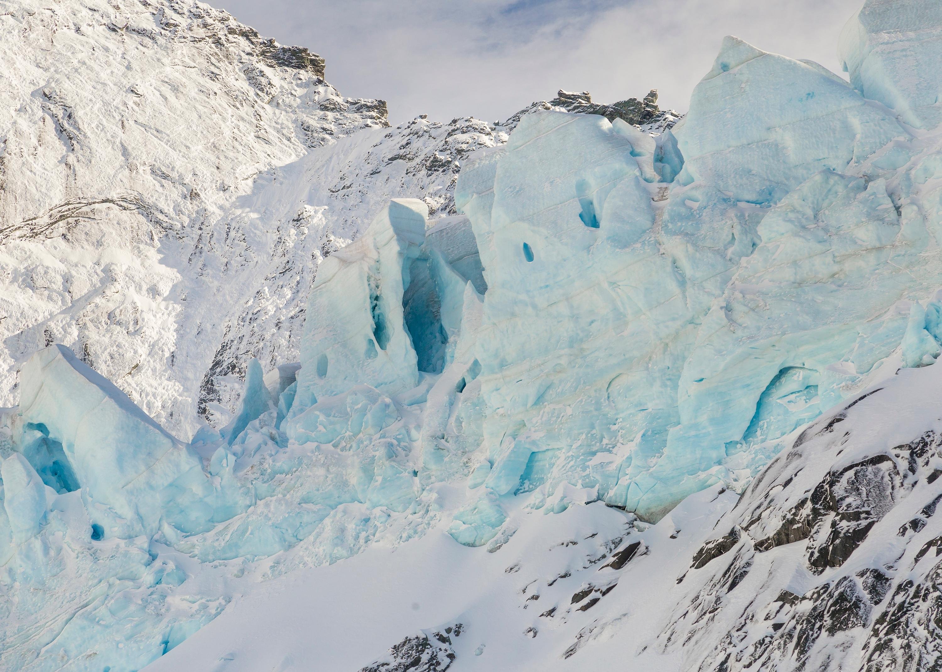 Wānaka: Mt Aspiring Scenic Flight with Two Glacier Landings