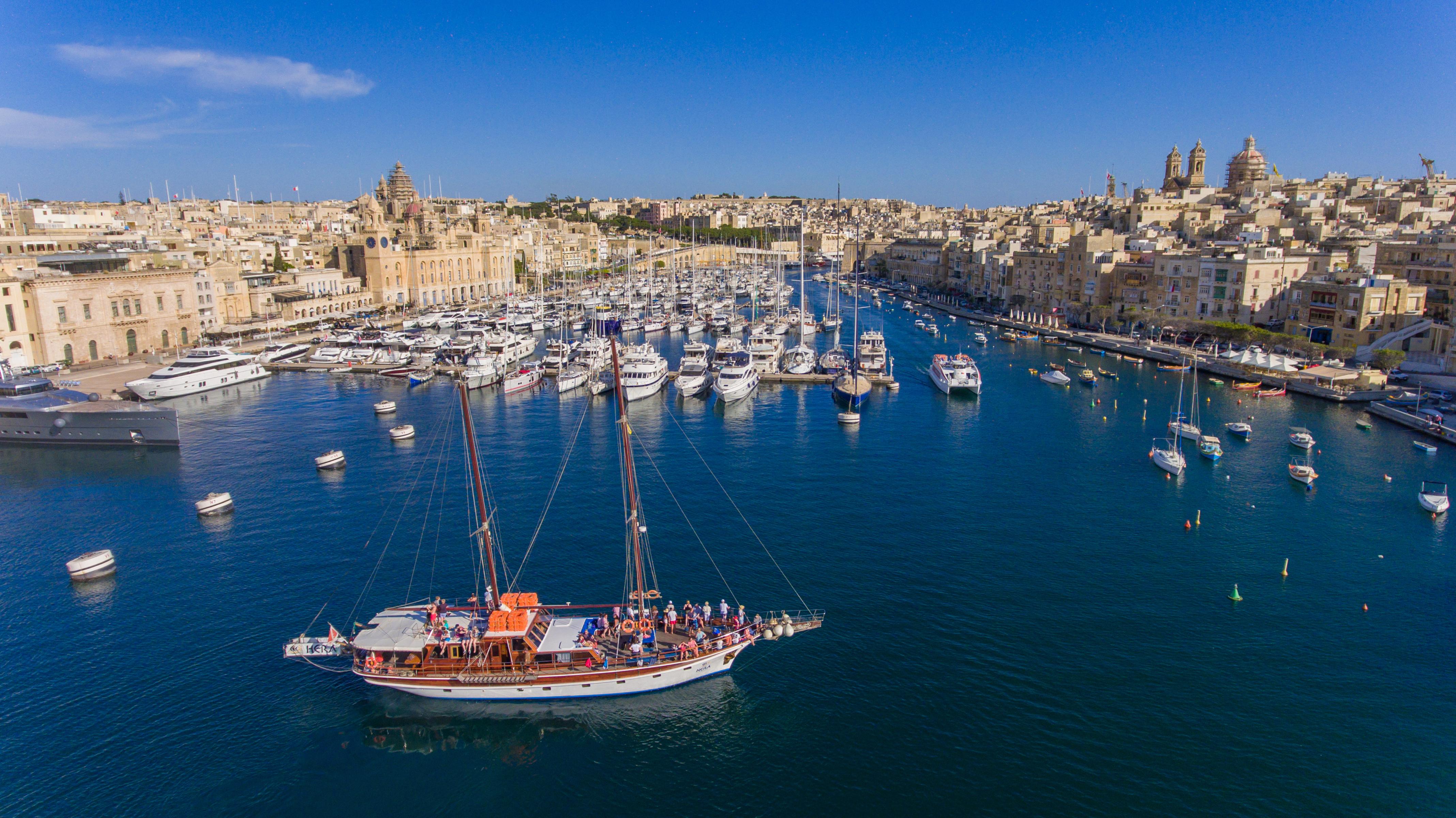 Sliema to Comino: Crystal and Blue Lagoon Cruise with Lunch