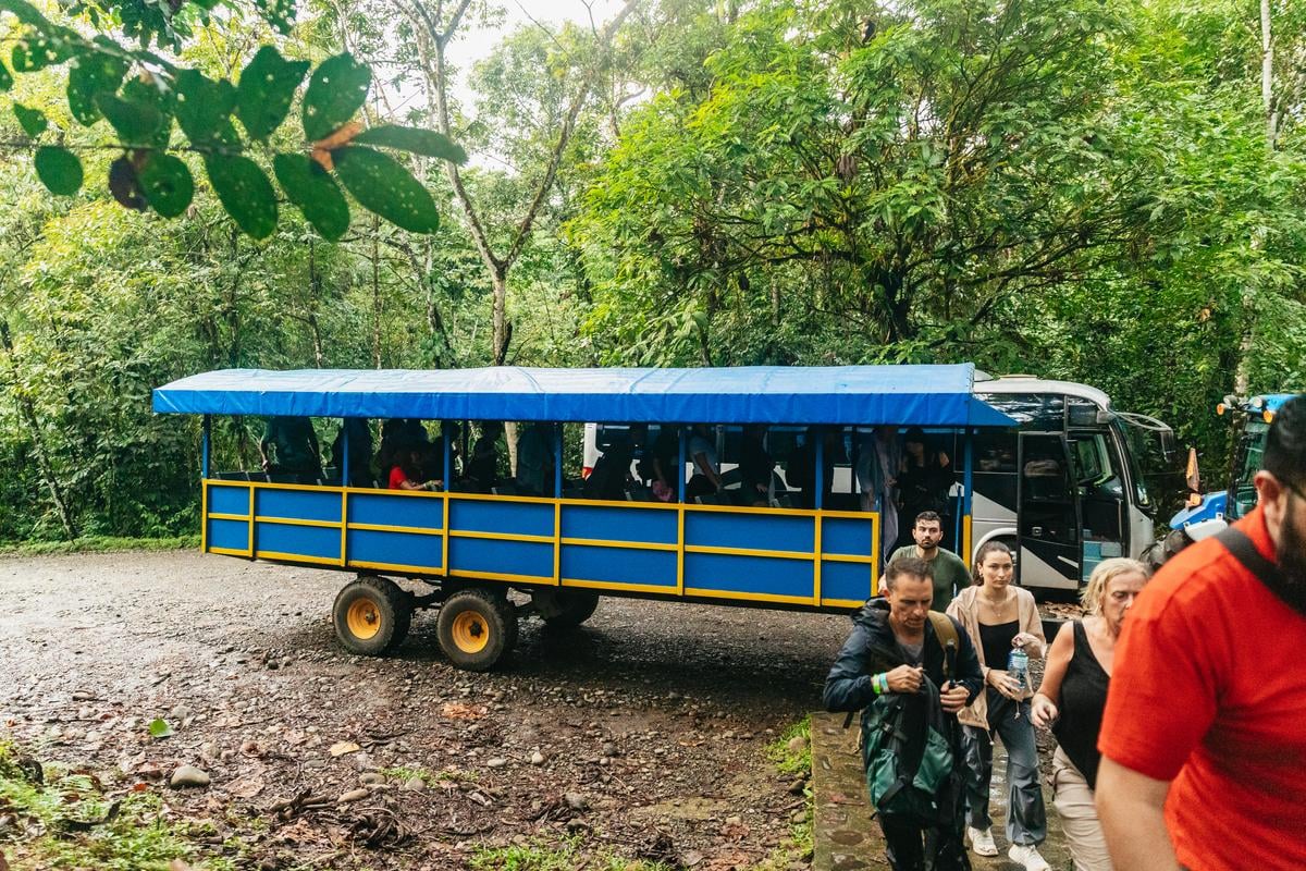 La Fortuna: Waterfall, Volcano & Hot Springs Full-Day Tour