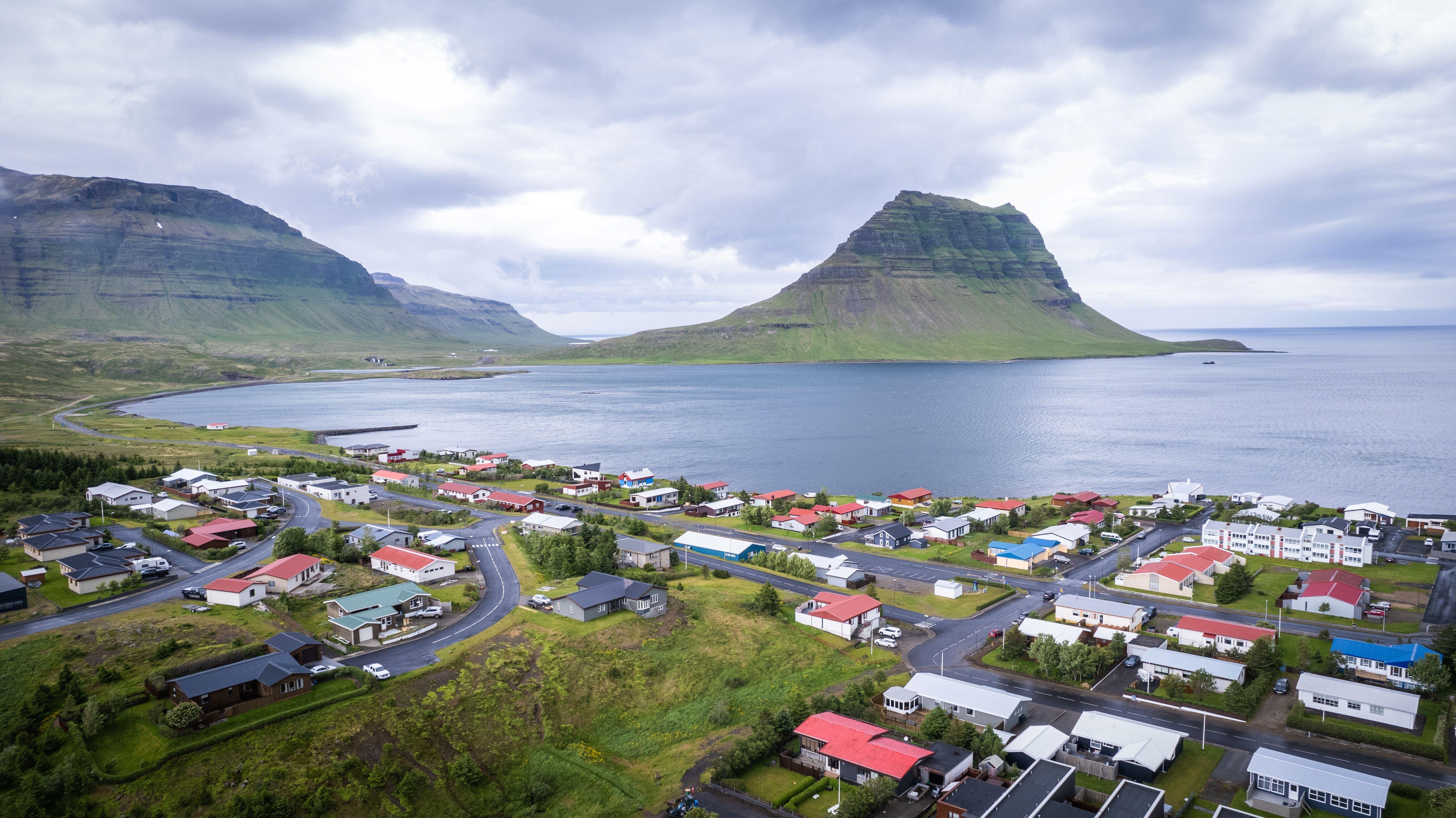 Grundarfjörður Walking Tour with Local Tastings