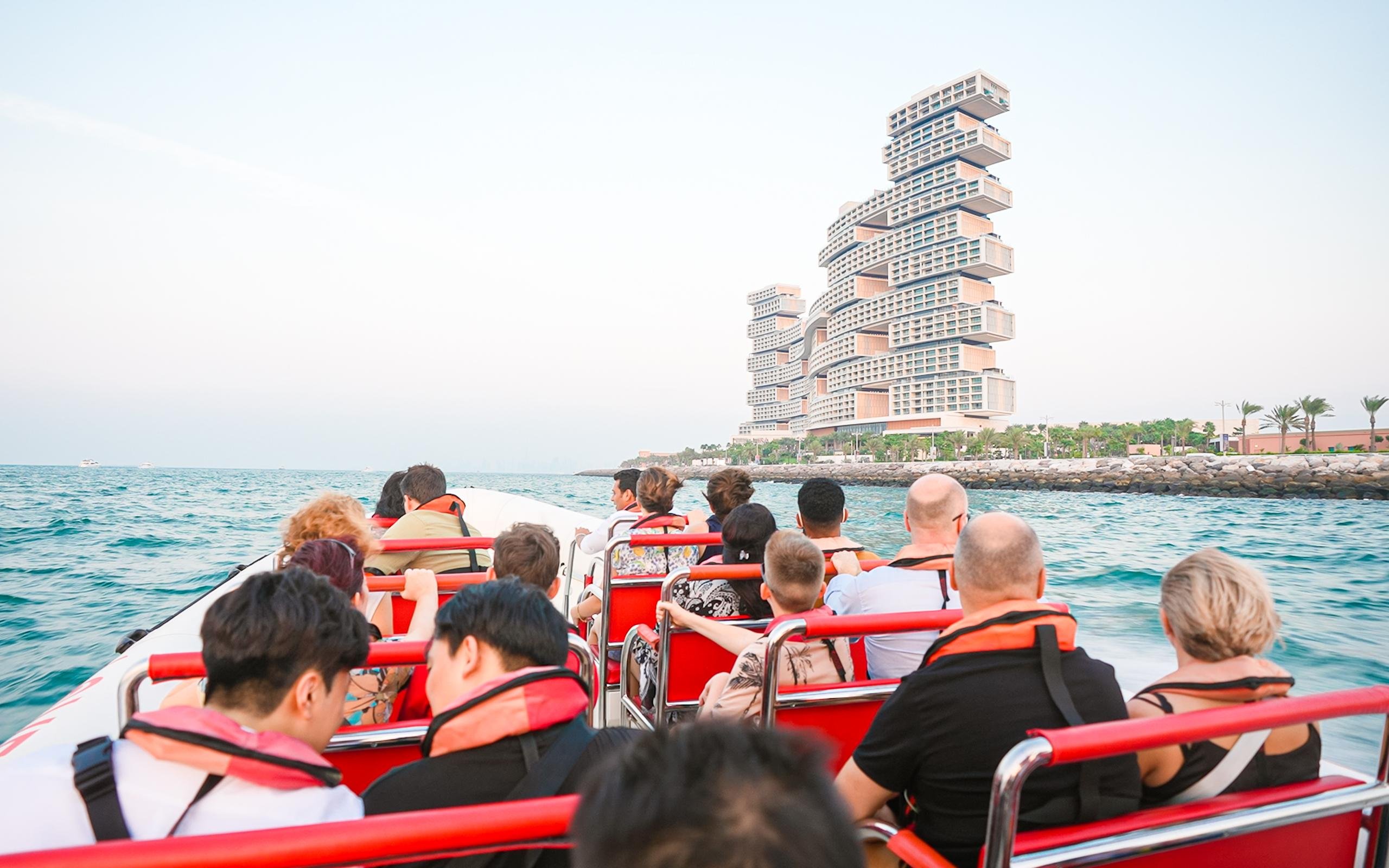 Dubai Speedboat Sightseeing Tour with Live Guide
