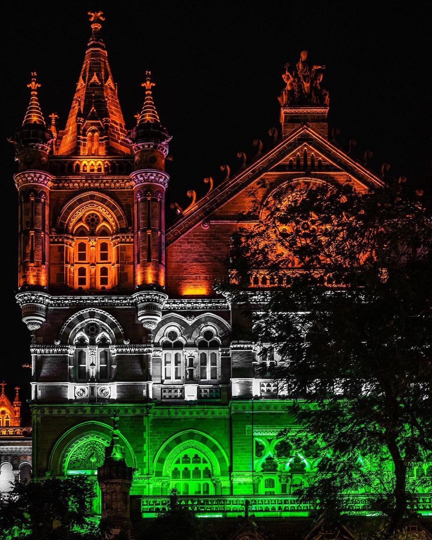 Customizable Mumbai City Explorer: Day & Night Private Tours