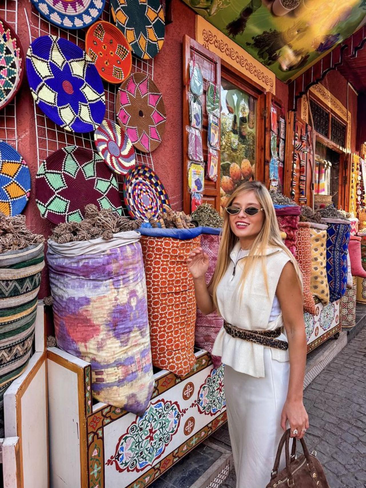 Delhi Private Shopping Tour with Local Expert