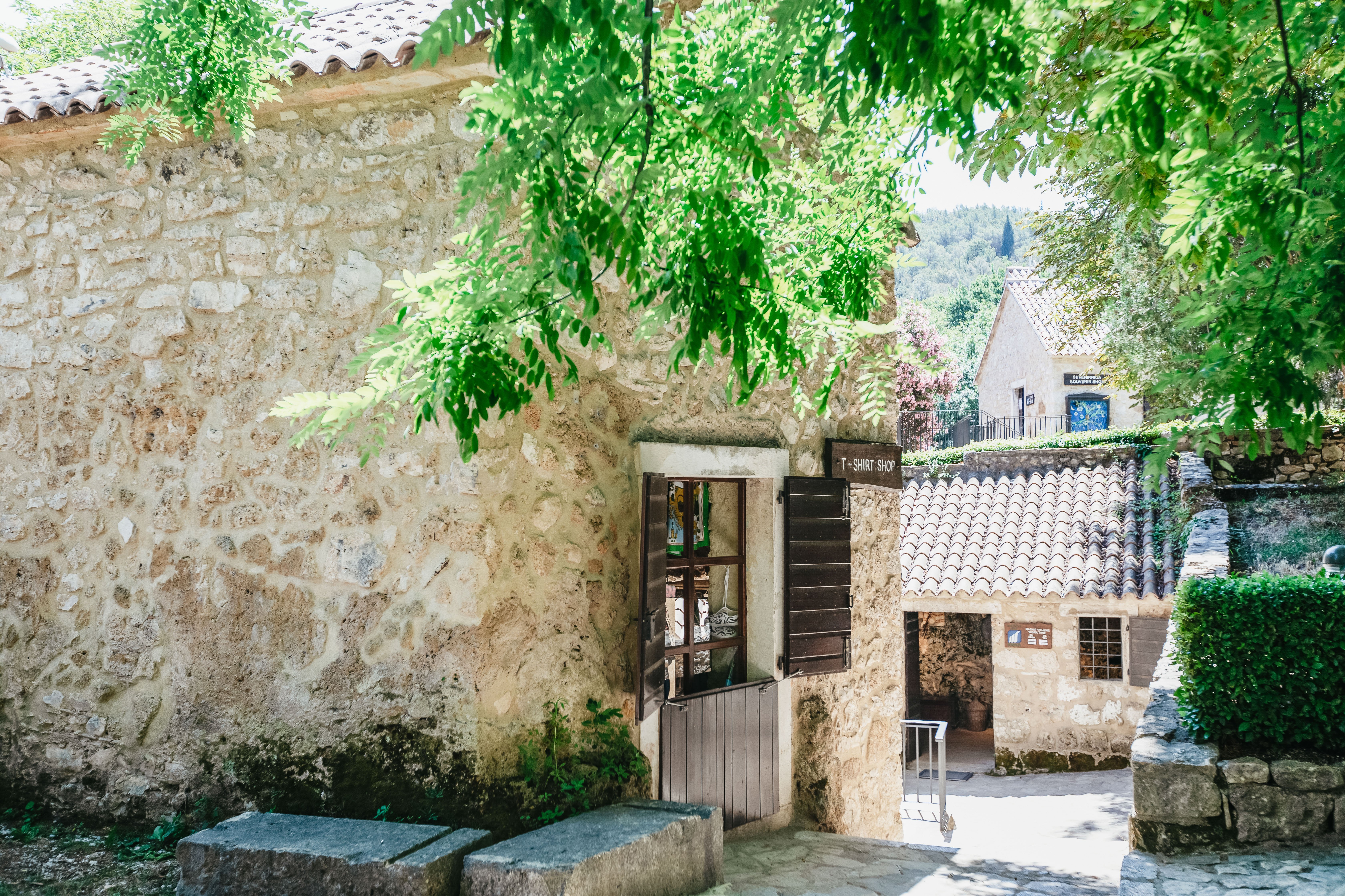 Split: Krka Waterfalls, Boat Cruise & Primosten Swim