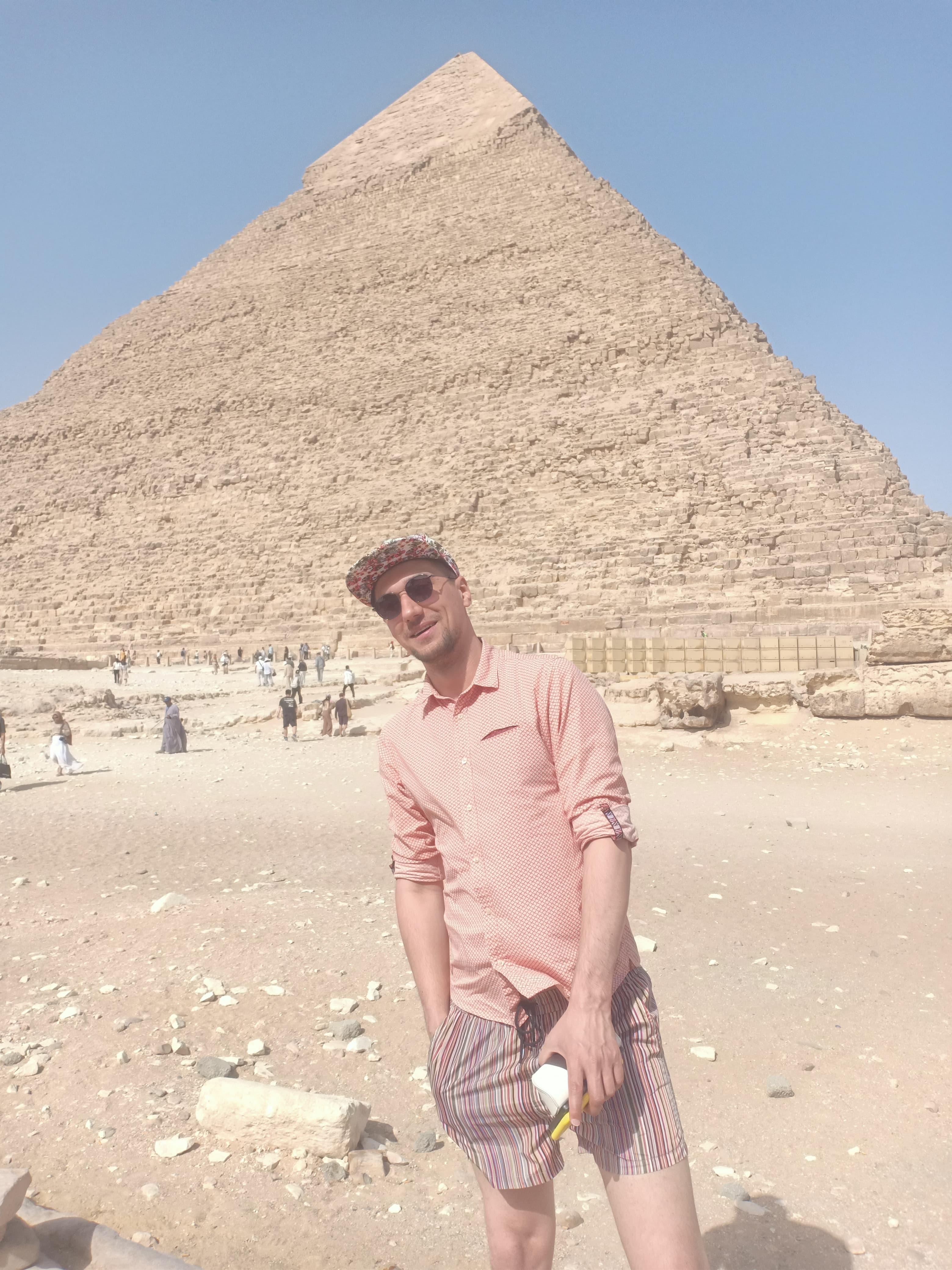 Private Giza Pyramids & Grand Egyptian Museum Tour