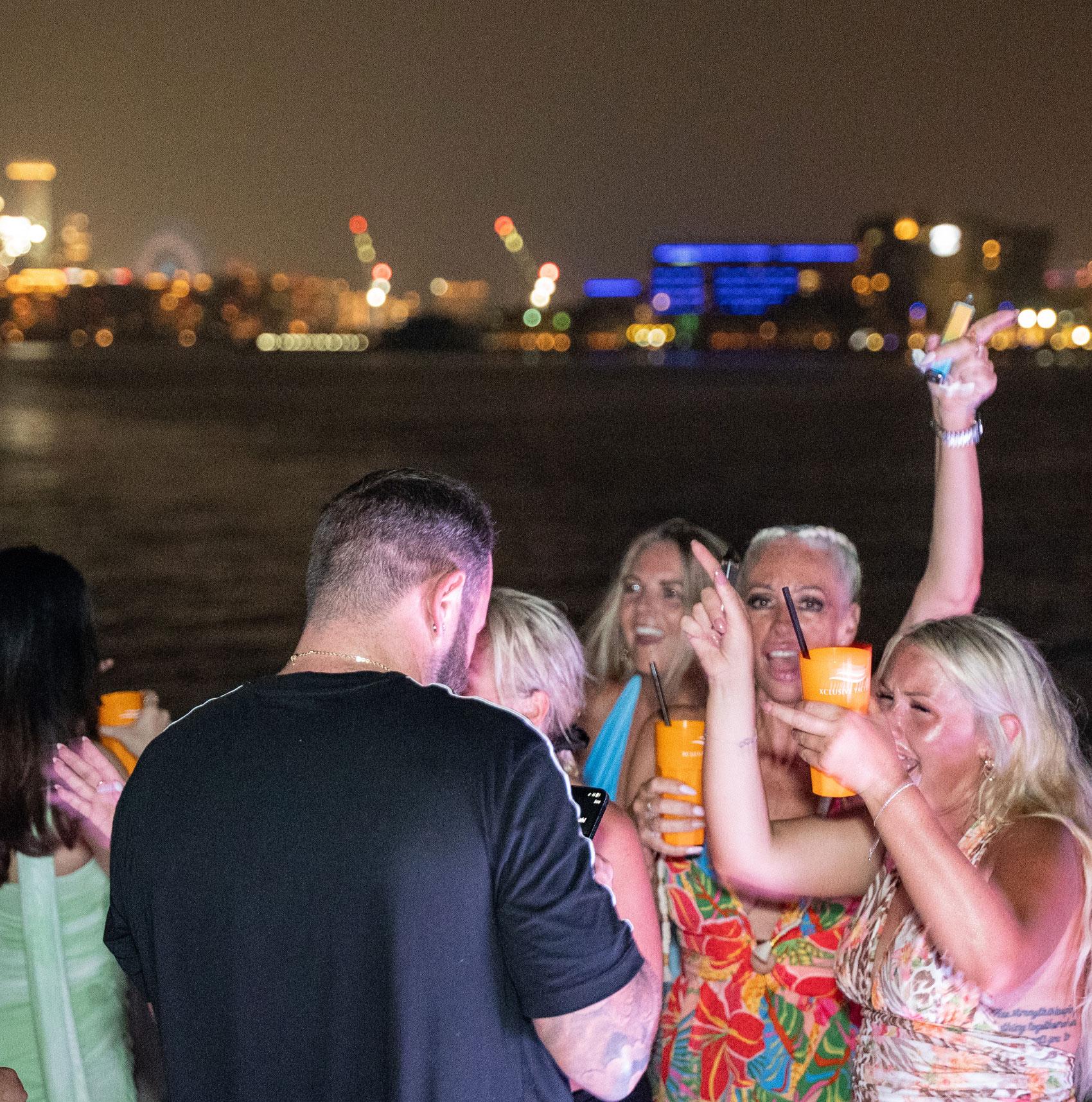 Dubai Marina Luxury Yacht Party – BBQ, Open Bar & Live DJ