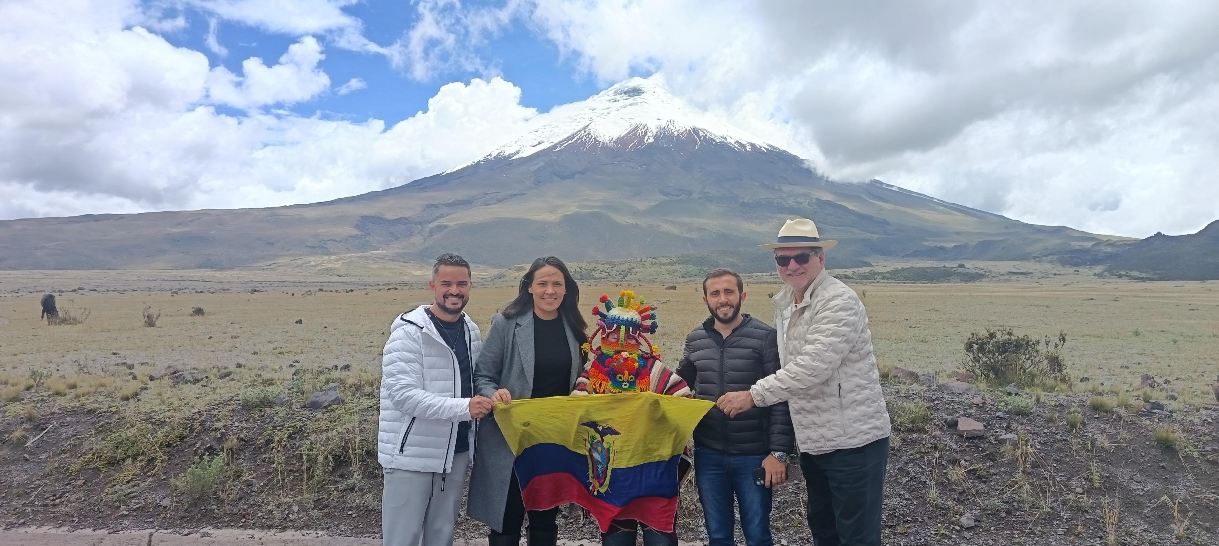 Cotopaxi & Quilotoa Full-Day Tour from Quito