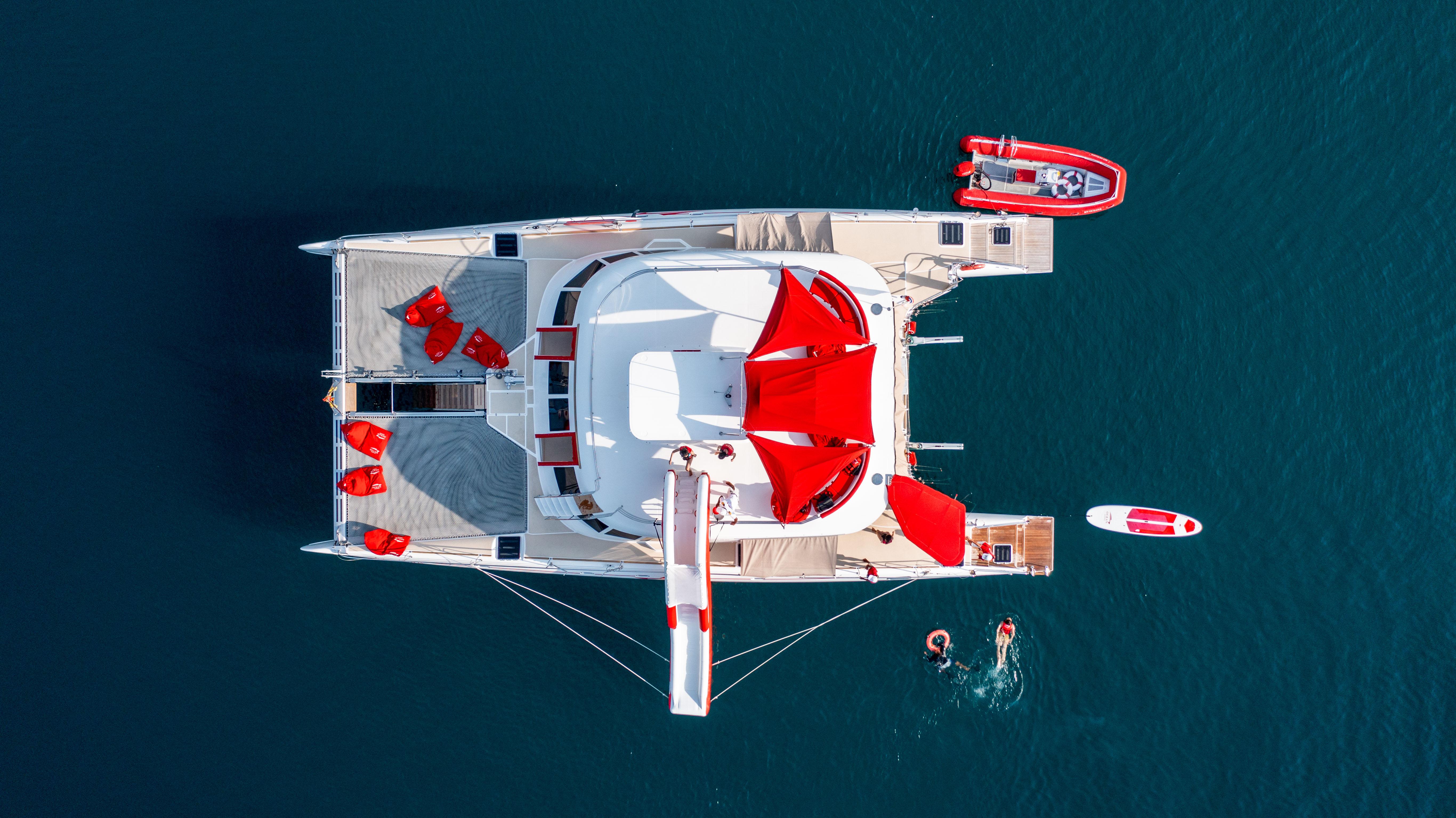 Pattaya: Full-Day Yacht Cruise to Koh Phai and Koh Rin