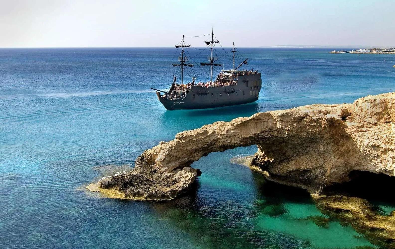 Black Pearl Pirate Ship Adventure with Lunch