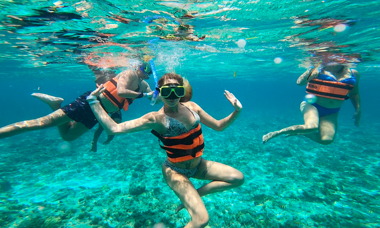 Isla Mujeres Catamaran Day Trip with Snorkeling & Buffet