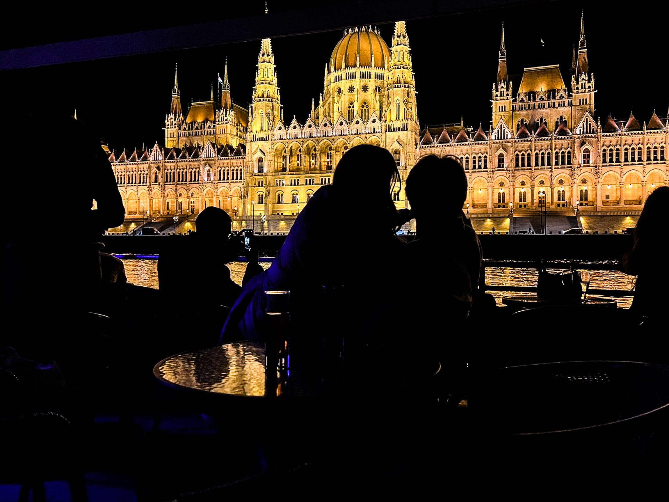 Budapest Sightseeing Cruise — image 10