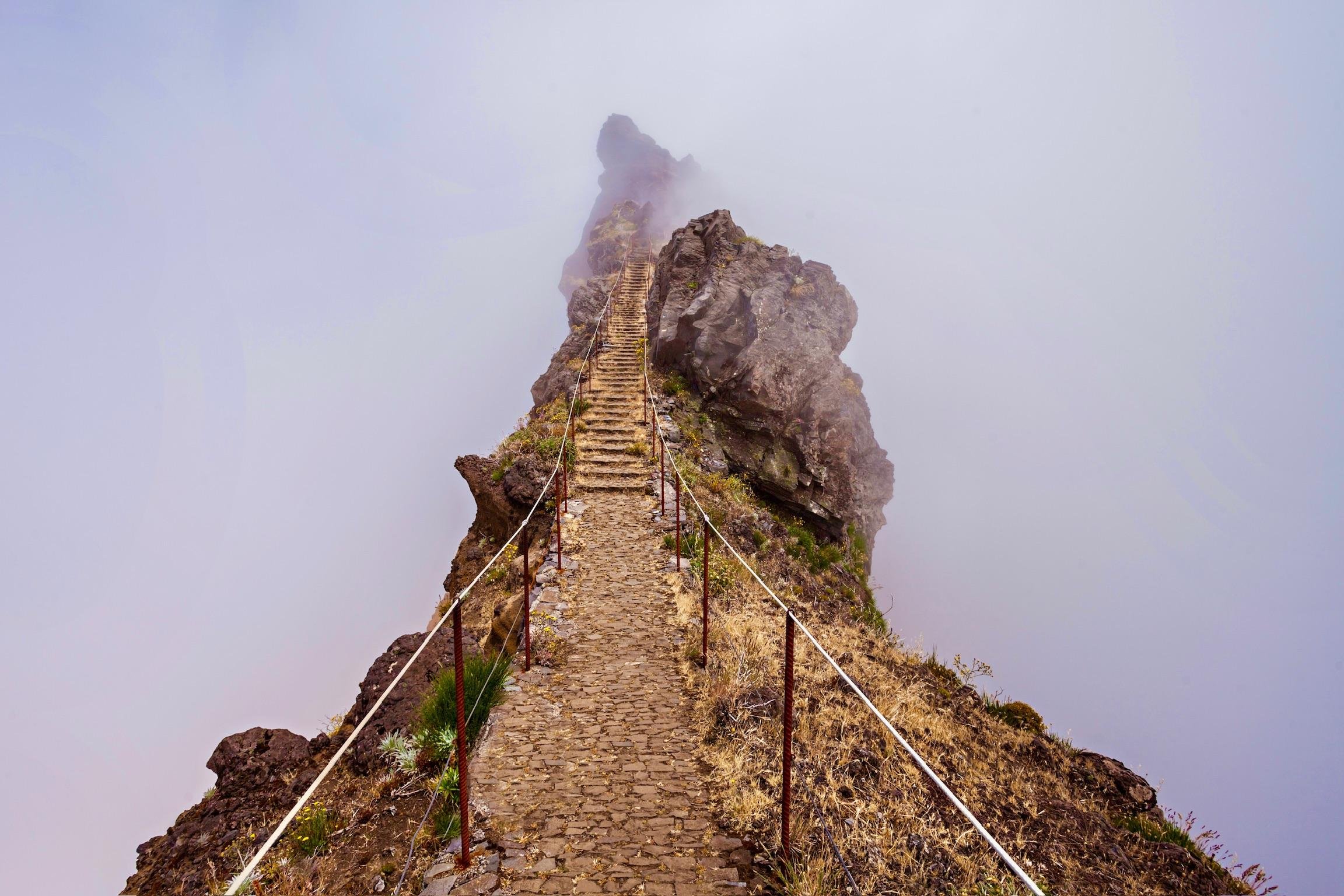 Madeira: Sunrise Hike Transfer to Pico do Arieiro (PR1)