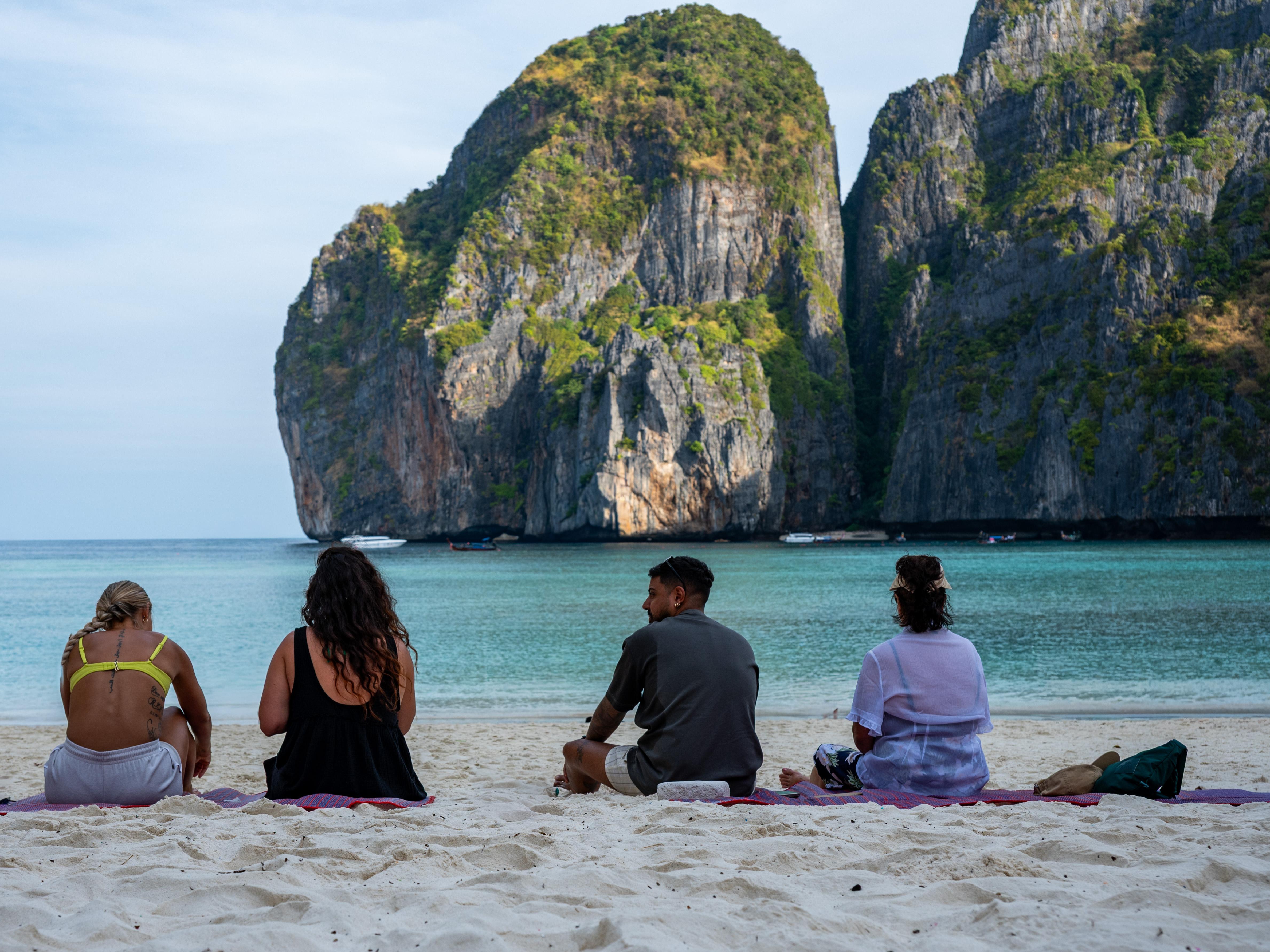 Phi Phi Islands Sunrise Speedboat Tour from Phuket