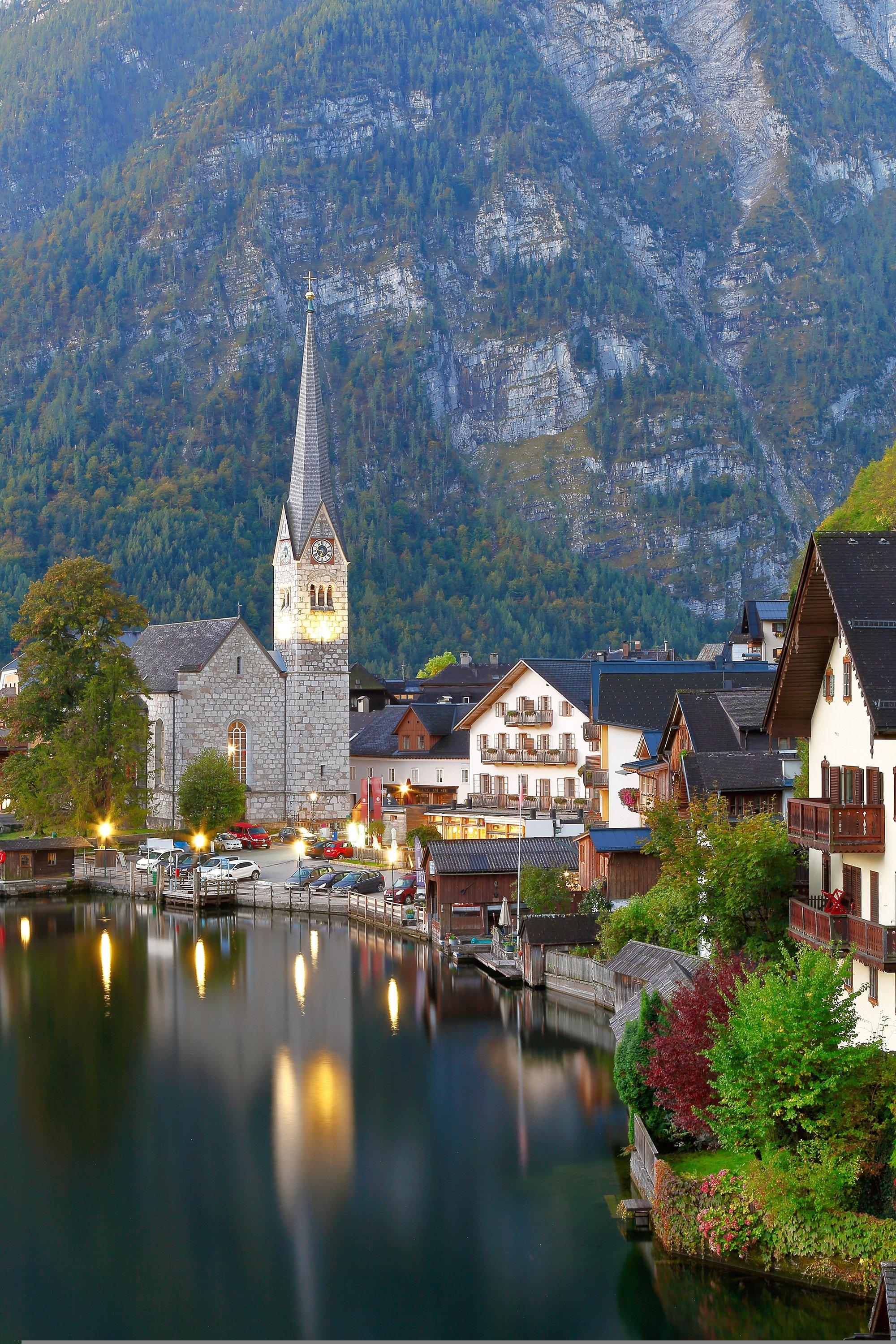 Private Salzkammergut & Hallstatt Day Tour from Salzburg