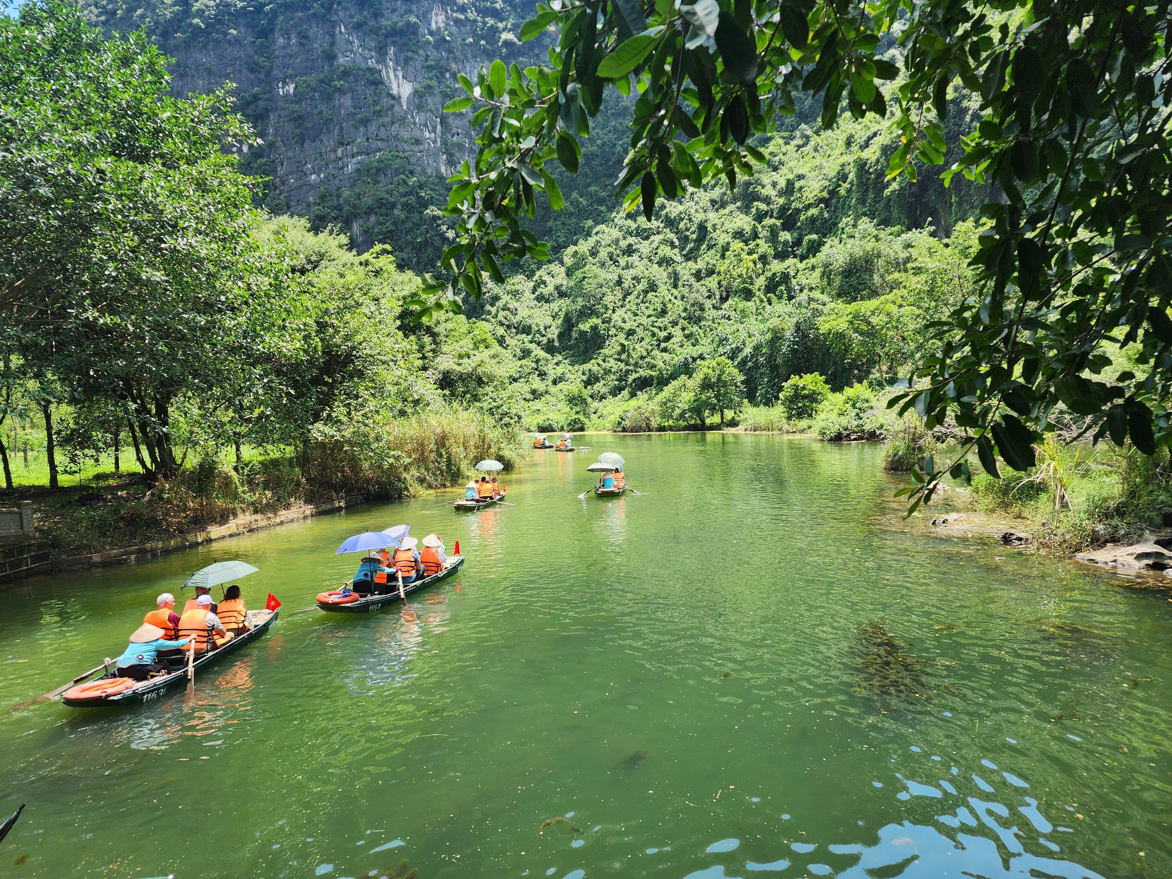Ninh Binh Full-Day Tour: Hoa Lu or Bai Dinh, Trang An & Mua Cave