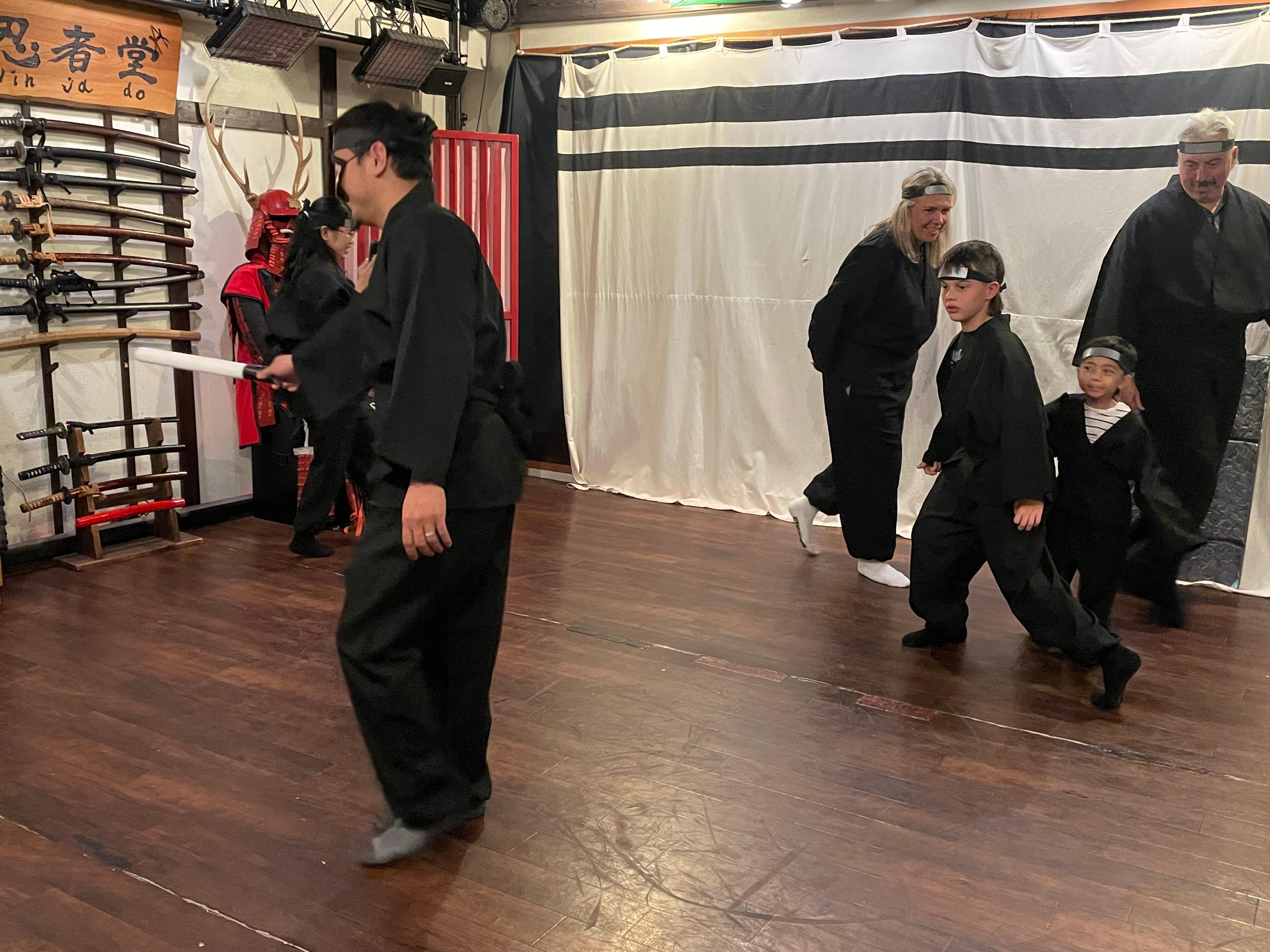 Osaka: Ninja Experience with VR Game and Costume