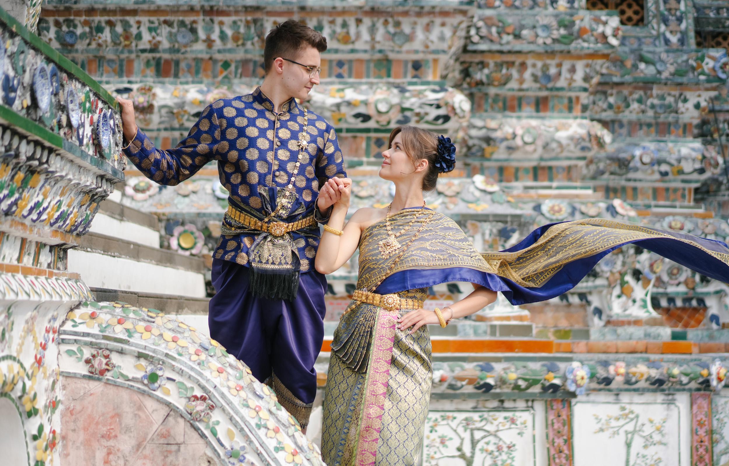 Traditional Thai Costume Photography at Wat Arun