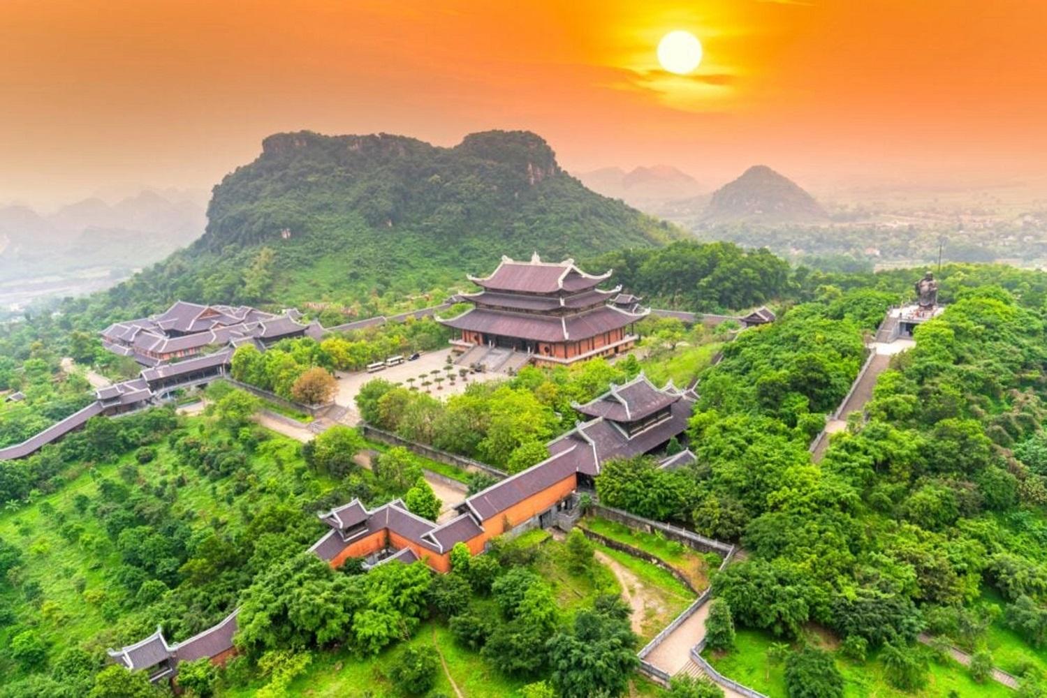 Ninh Binh Private Full-Day Tour: Bai Dinh, Trang An & Mua Cave