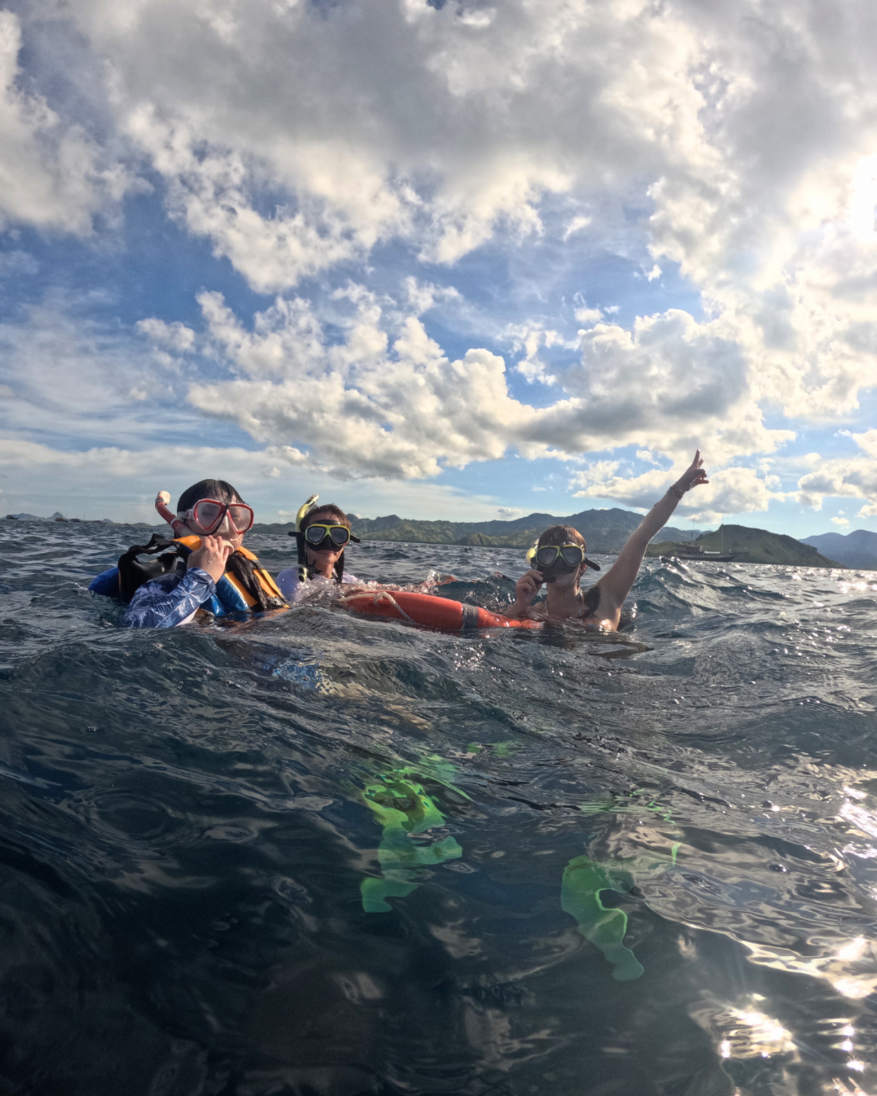 Komodo 6-Island Private Yacht Day Trip with Manta Ray Snorkeling