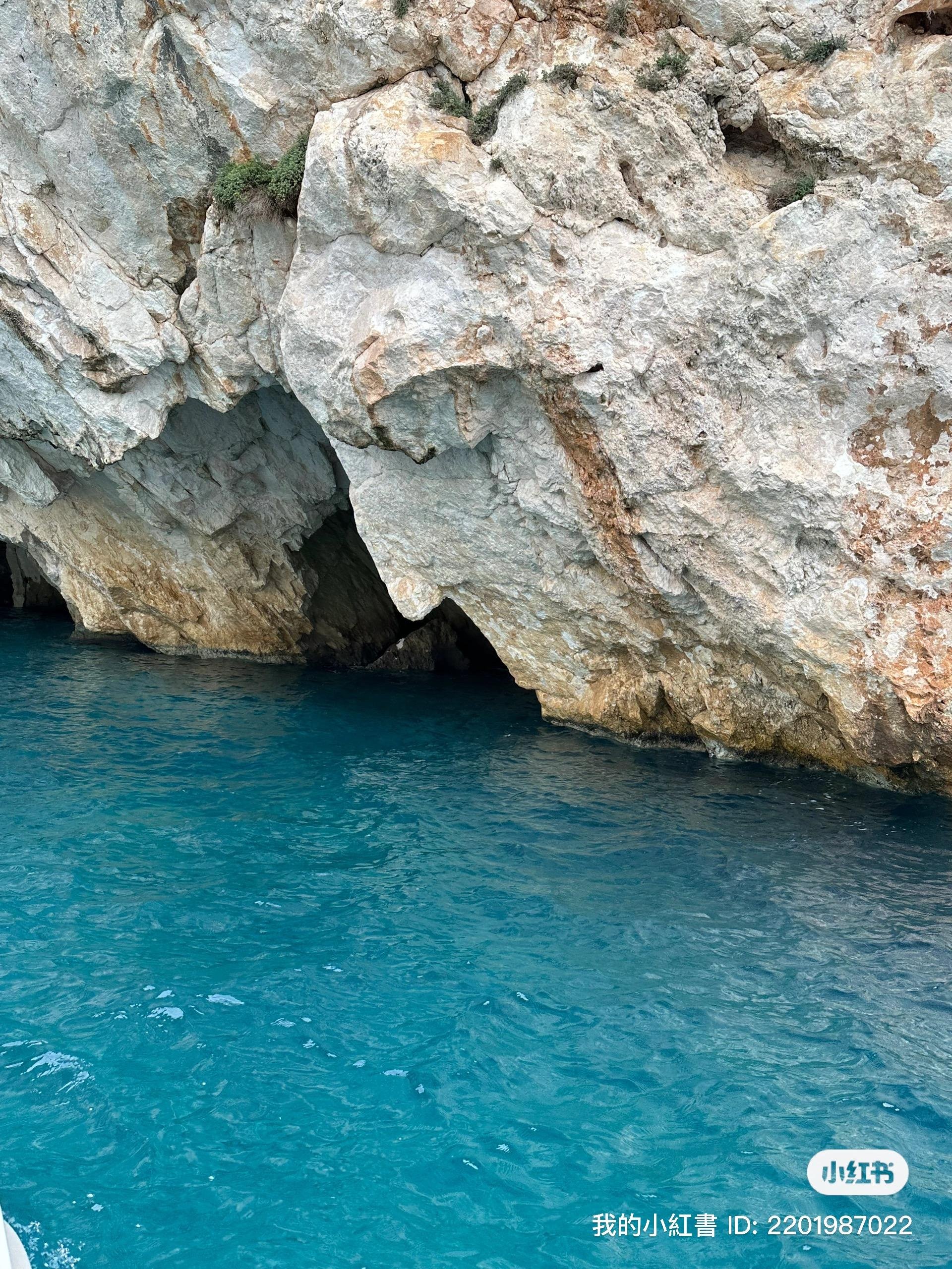 Zakynthos Small-Group Shipwreck & Blue Caves Expedition