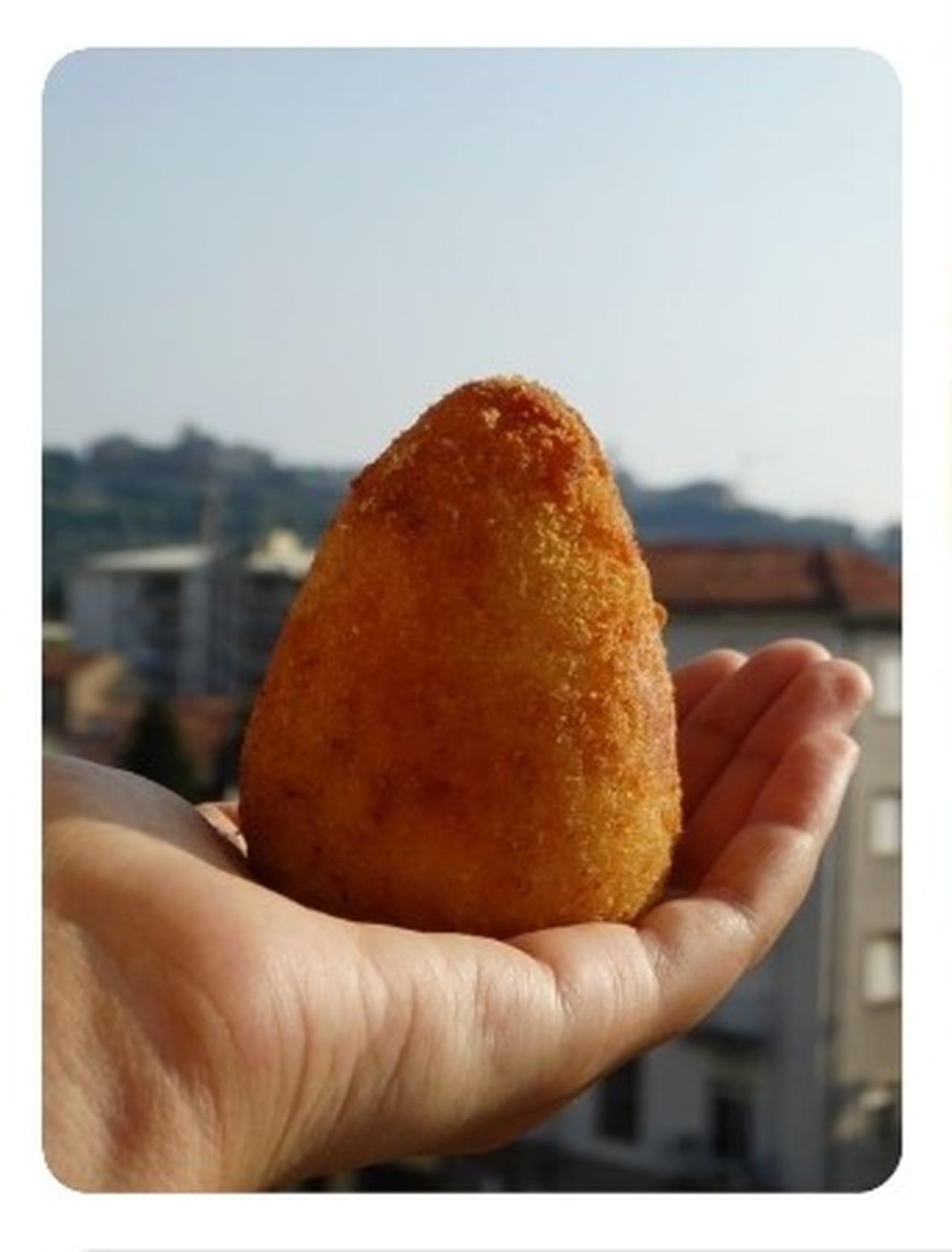 street food tour in Catania — Walking Through Catania: Streets, Insights & Delicious Bites