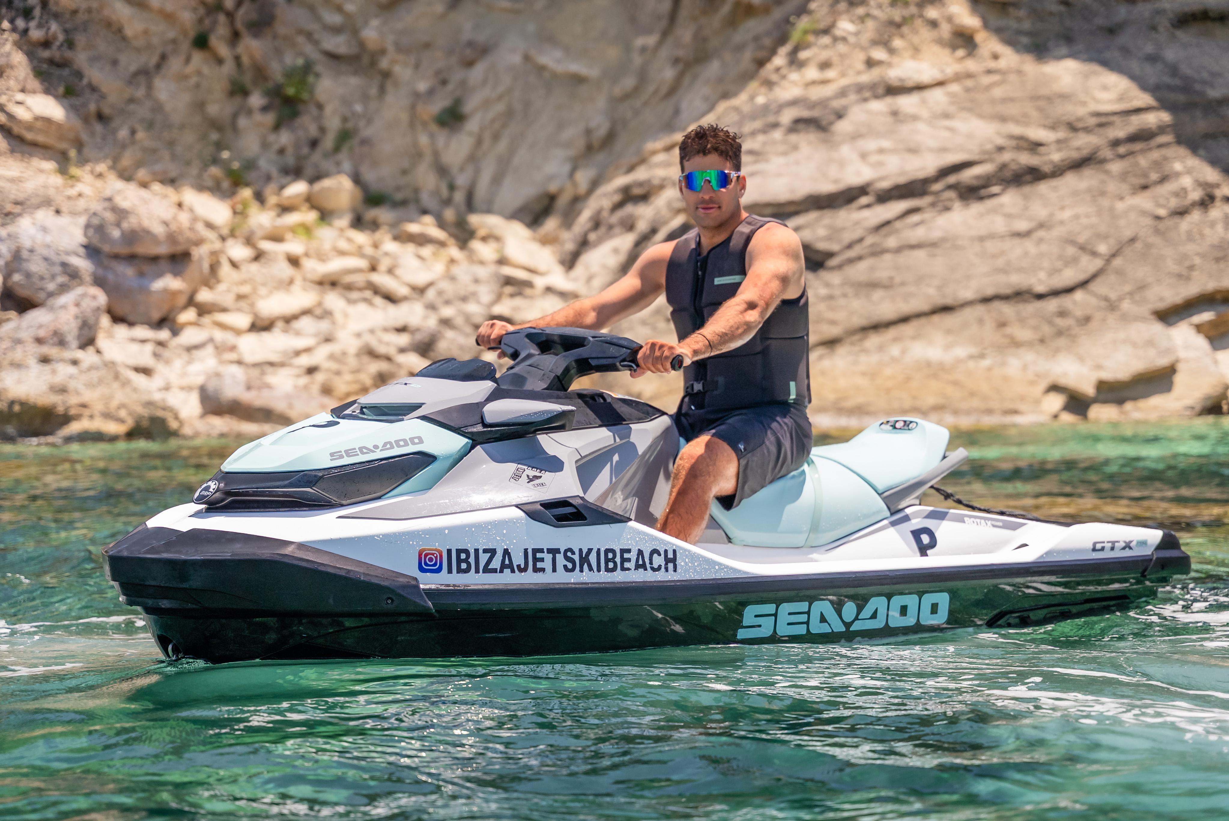Cala Bassa Jet Ski Circuit - 20-Minute Adrenaline Rush