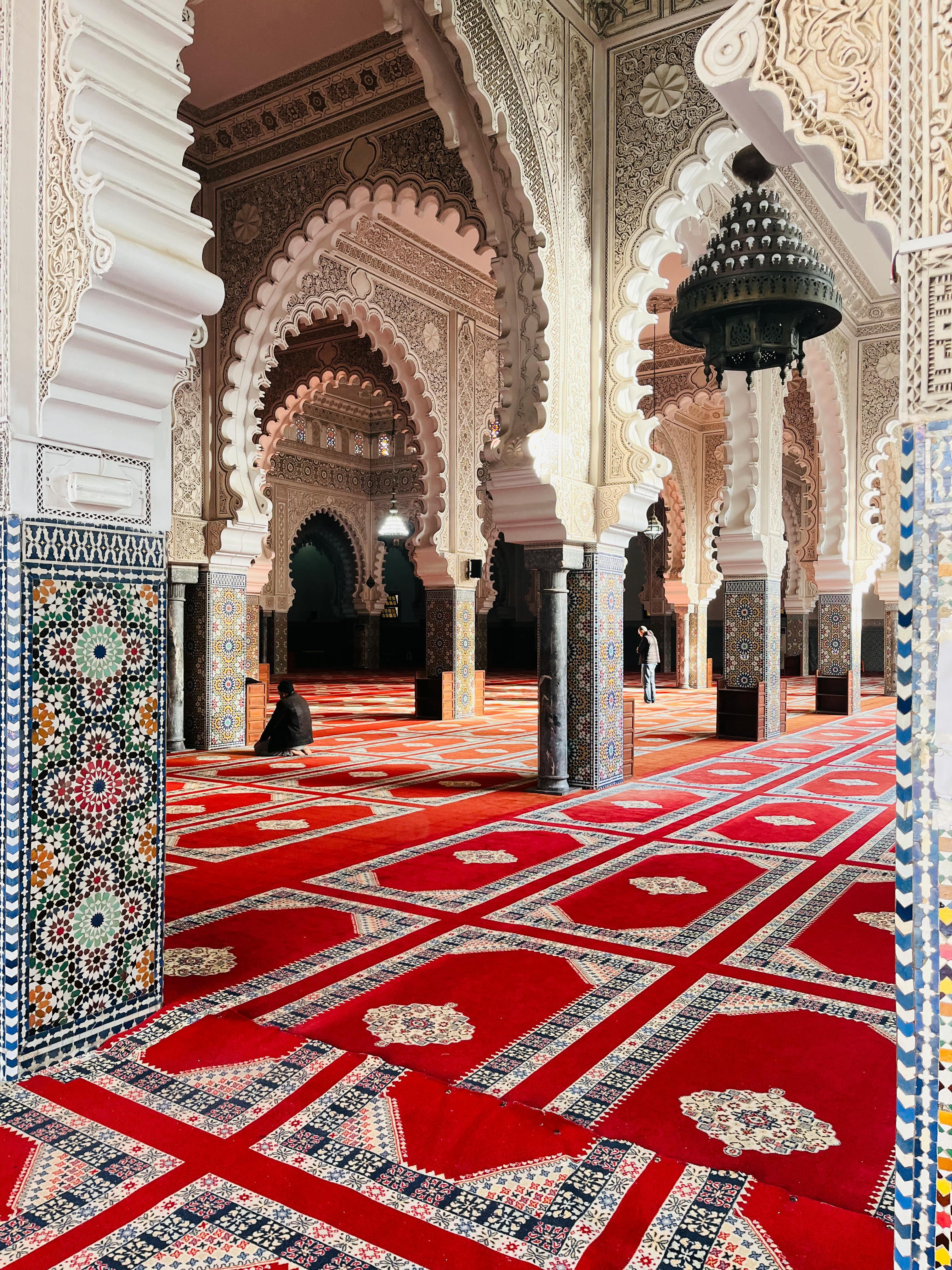 Fes Medina Walking Tour with Local Expert