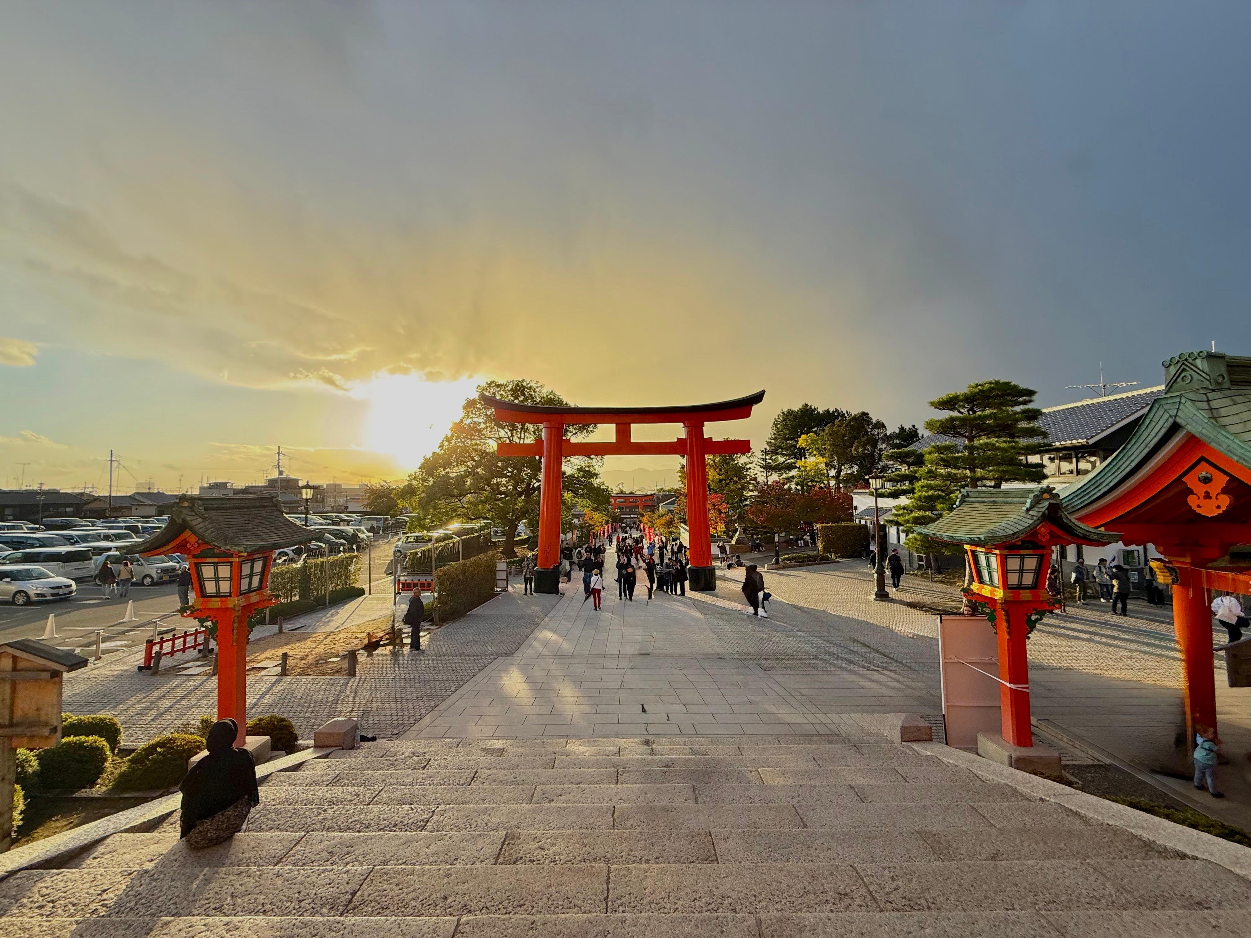 Private Early-Morning Walk Through Fushimi Inari's Vermilion Gates
