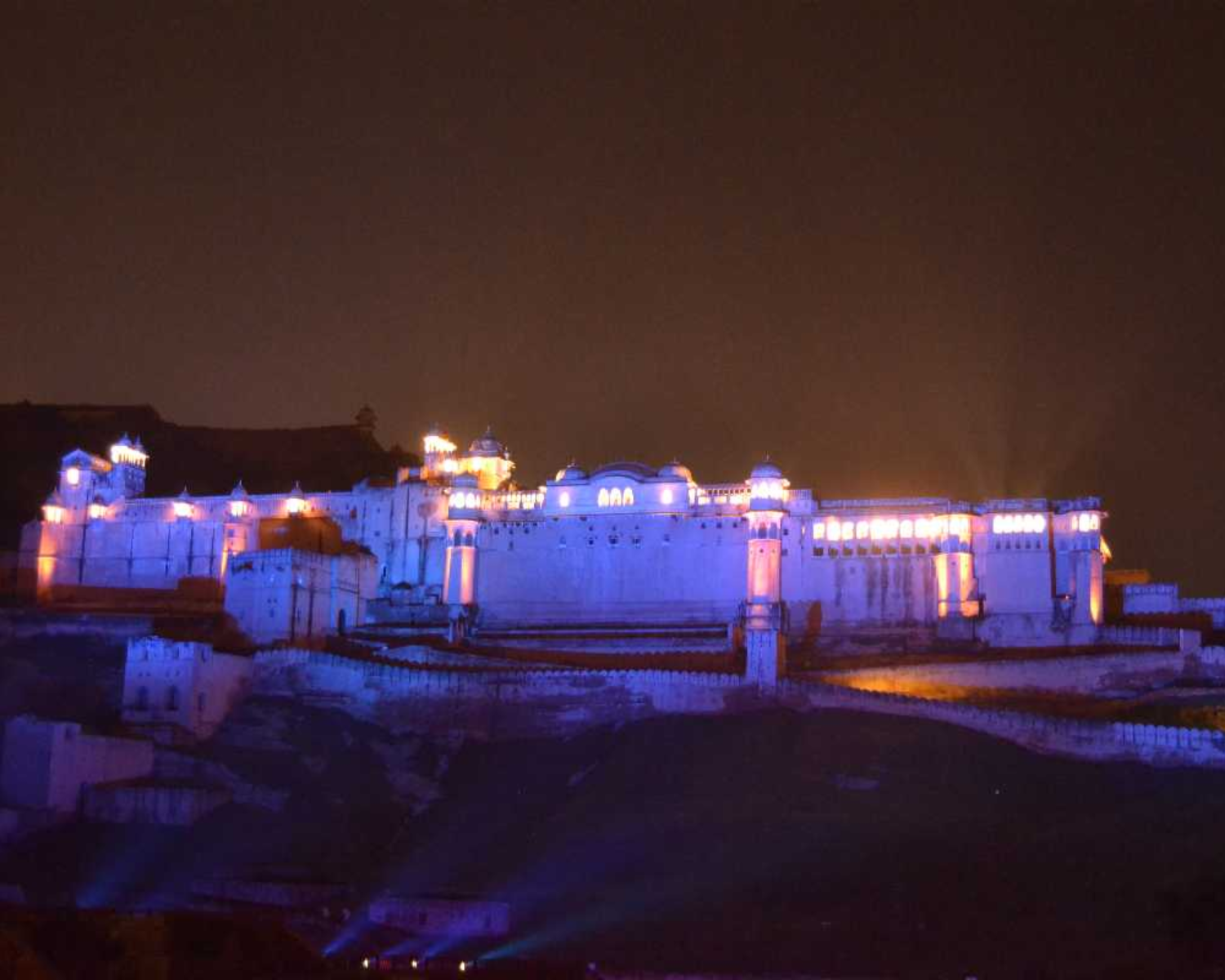 Jaipur: Amber Fort Sound & Light Show with Dinner