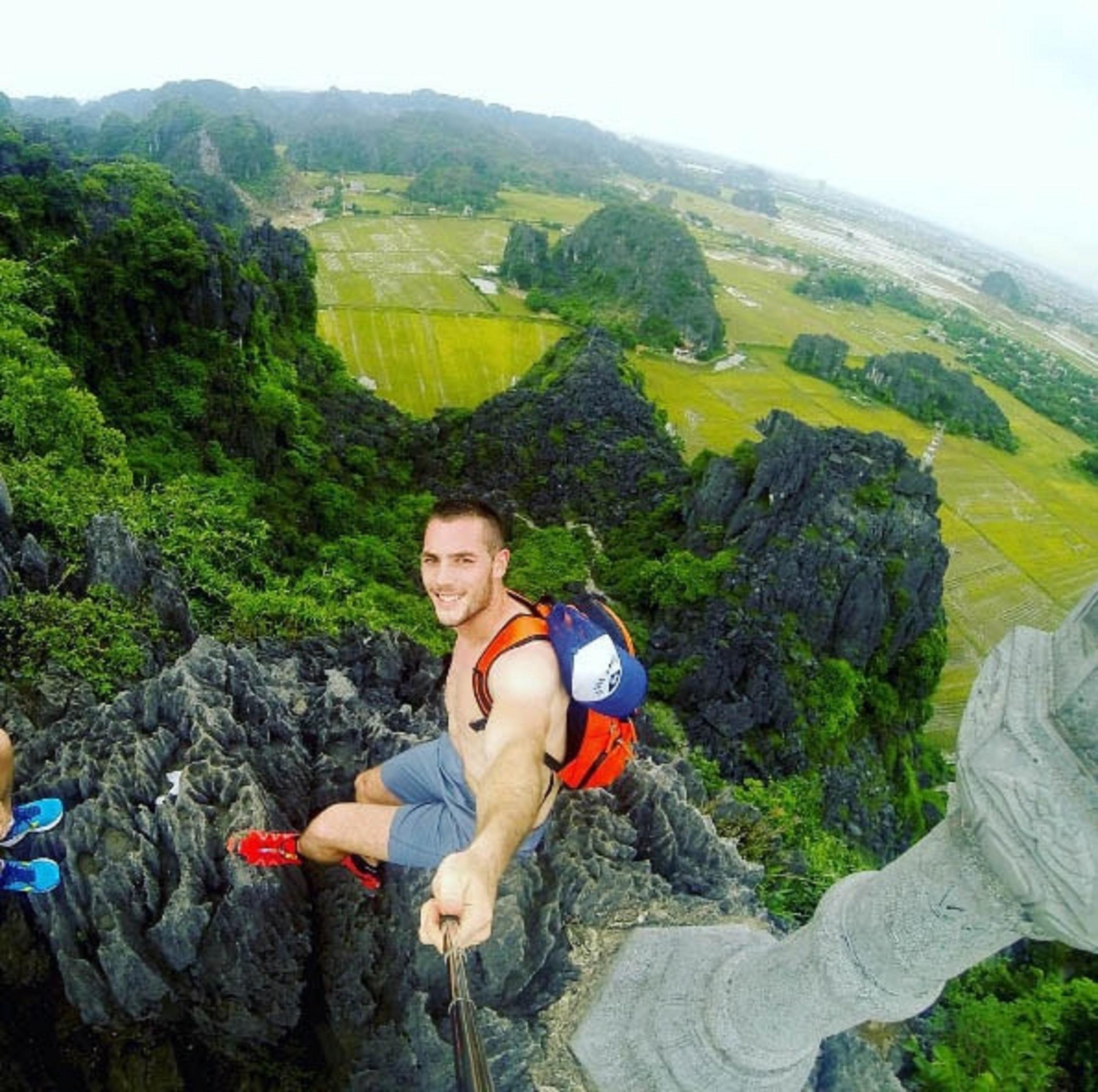 Ninh Binh Full-Day Tour: Hoa Lu, Bai Dinh, Trang An & Mua Cave