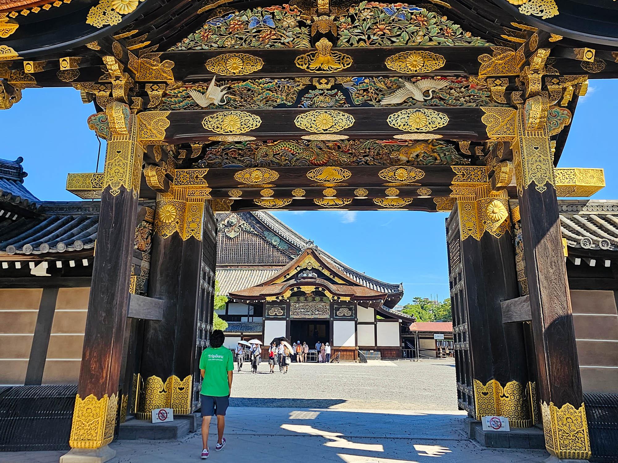 Kyoto Imperial Palace & Nijo Castle Walking Tour