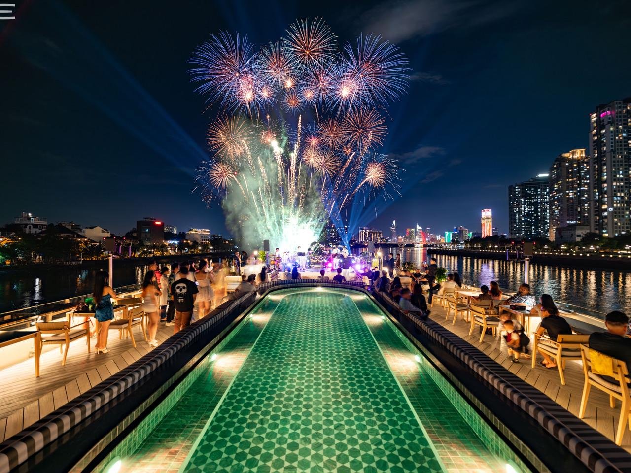 Saigon River Dinner Cruise with Fireworks