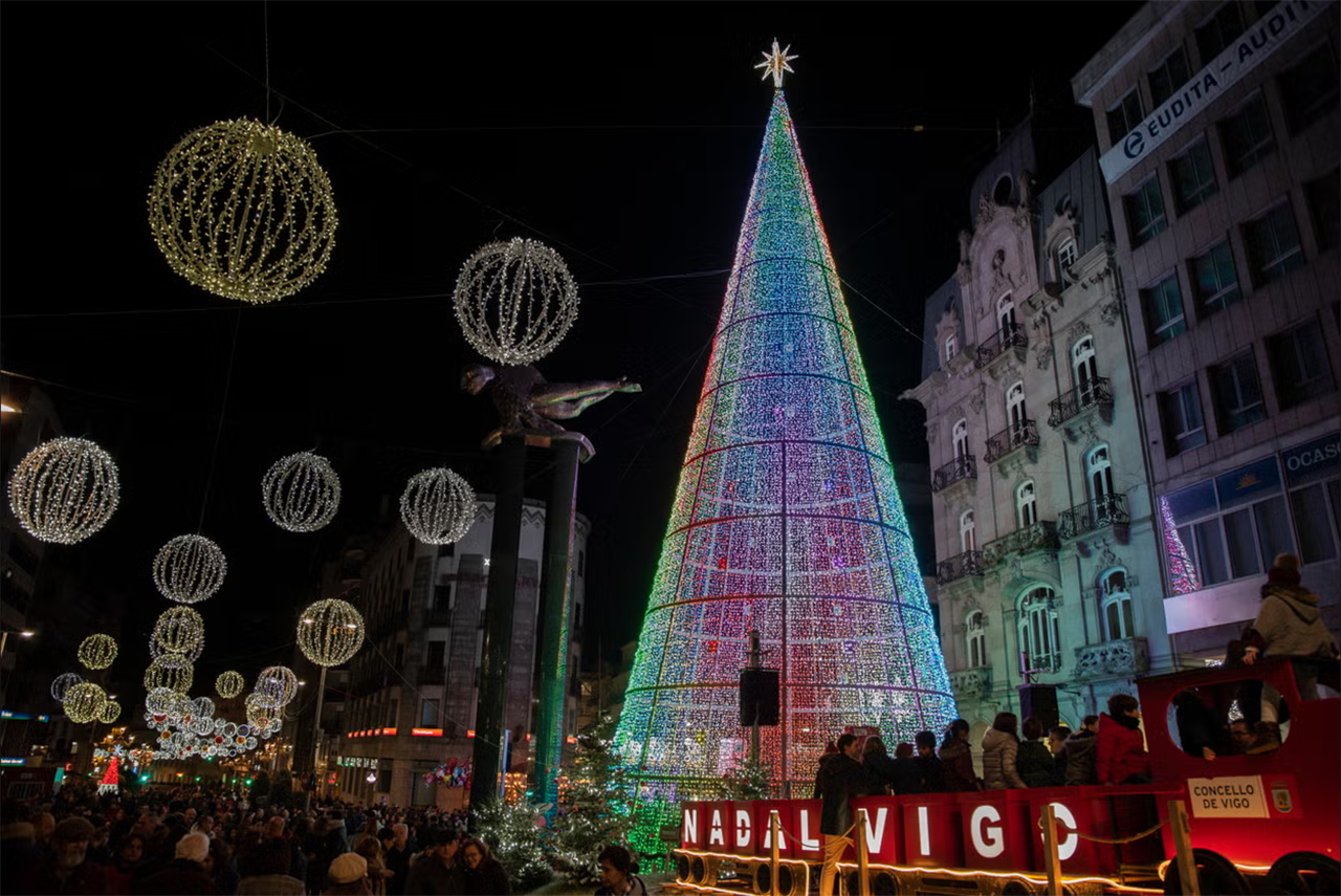 Vigo Holiday Illuminations Evening Walk