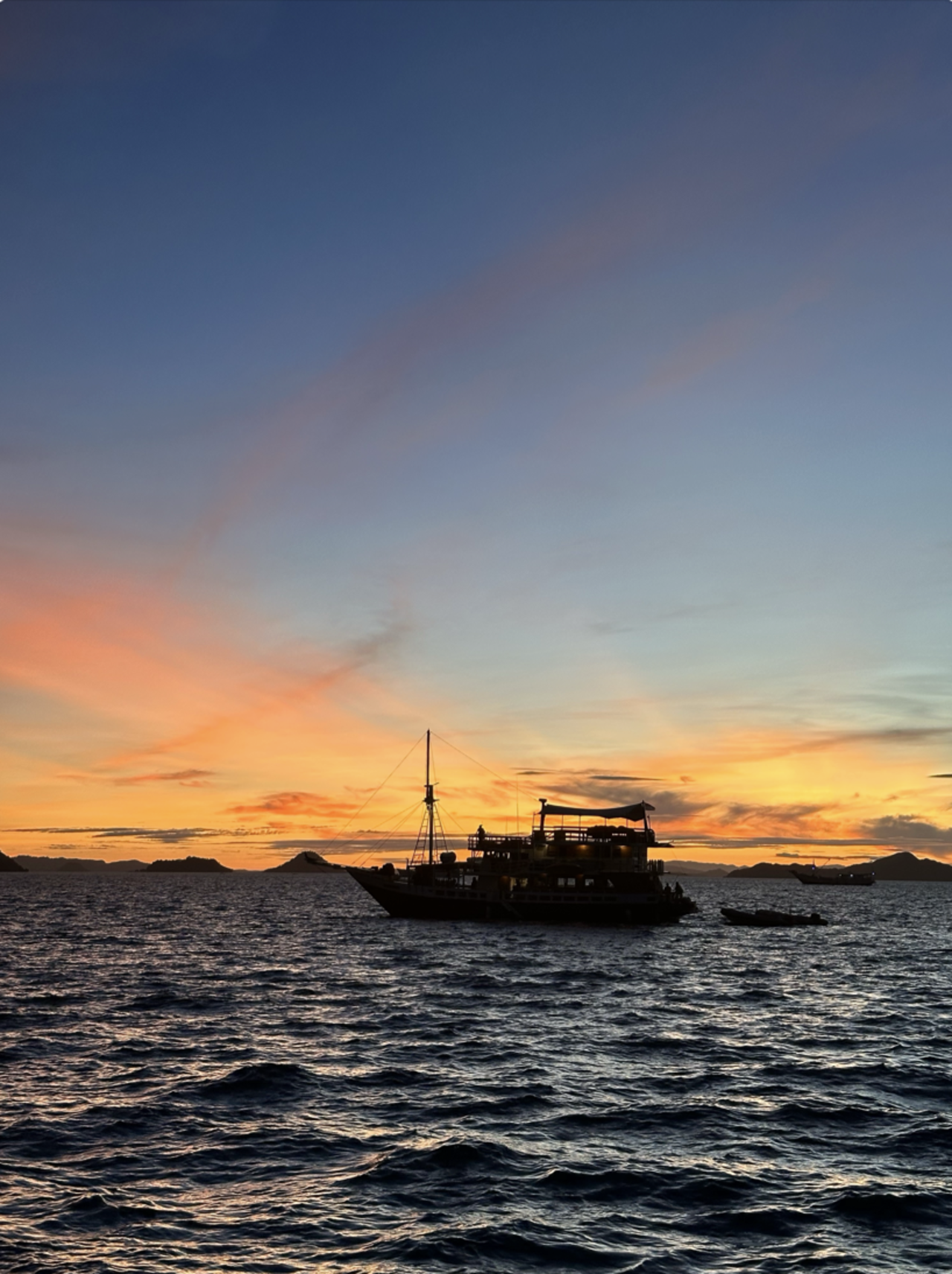 Labuan Bajo: 3-Day Komodo Island Phinisi Sailing Adventure