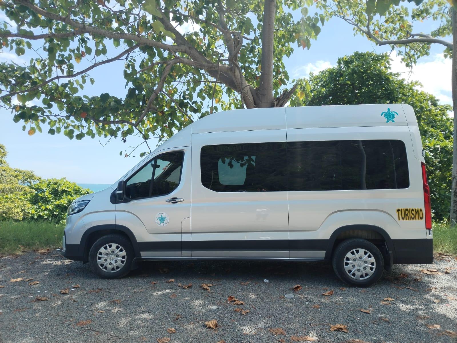 Private Airport Transfer: San José (SJO) ↔ Jacó Beach