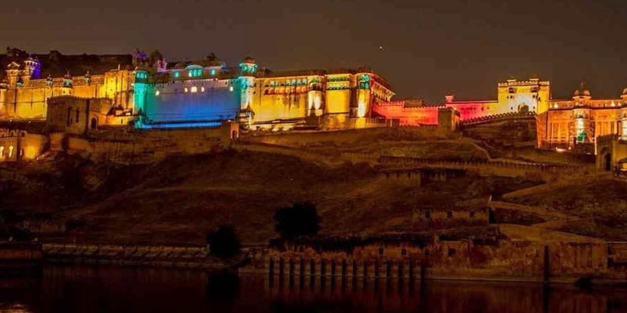 Jaipur: Amber Fort Sound & Light Show with Dinner