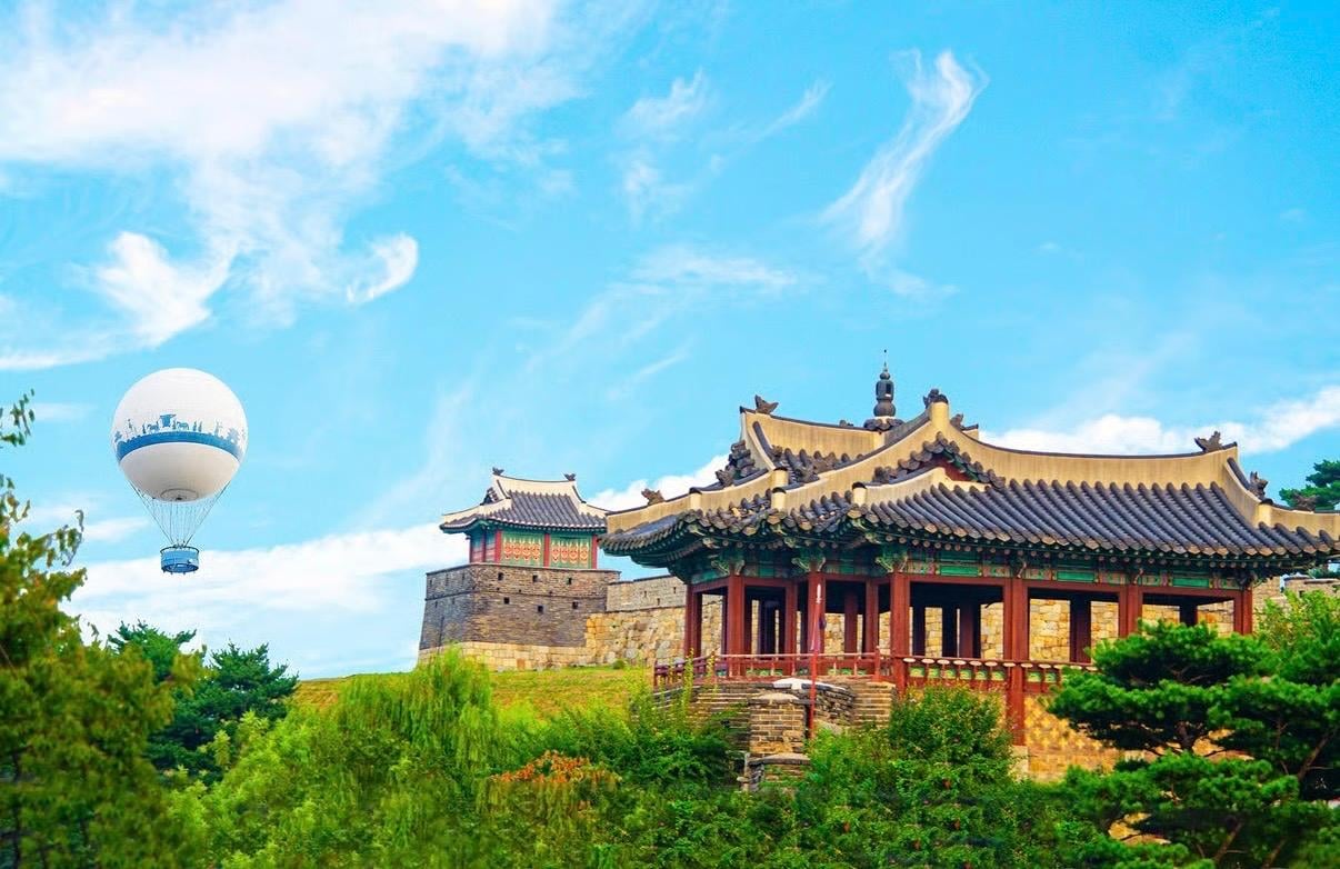 Seoul: Suwon Hwaseong, Gwangmyeong Cave, Starfield Library