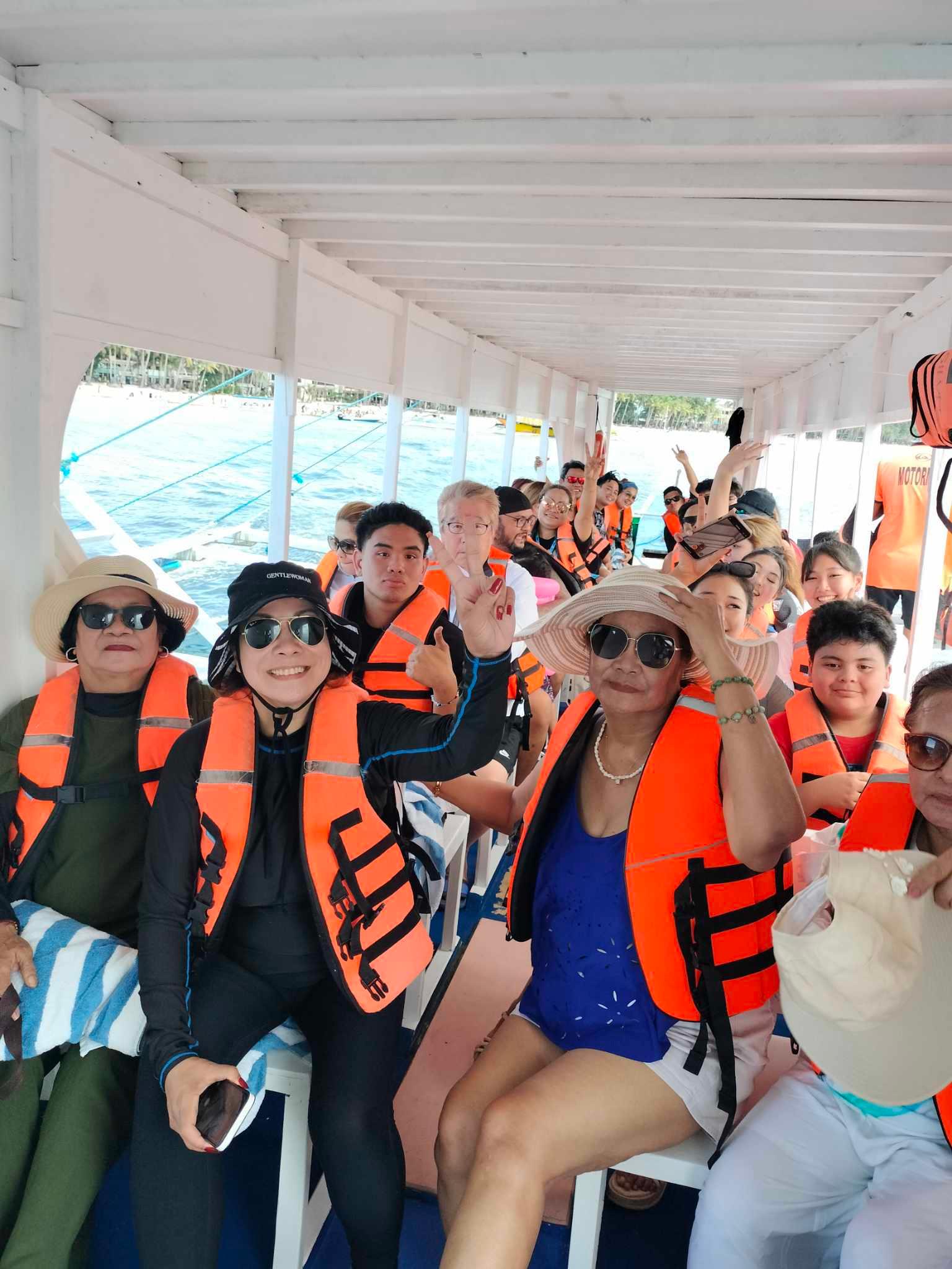 Boracay Island Hopping & Snorkeling Adventure