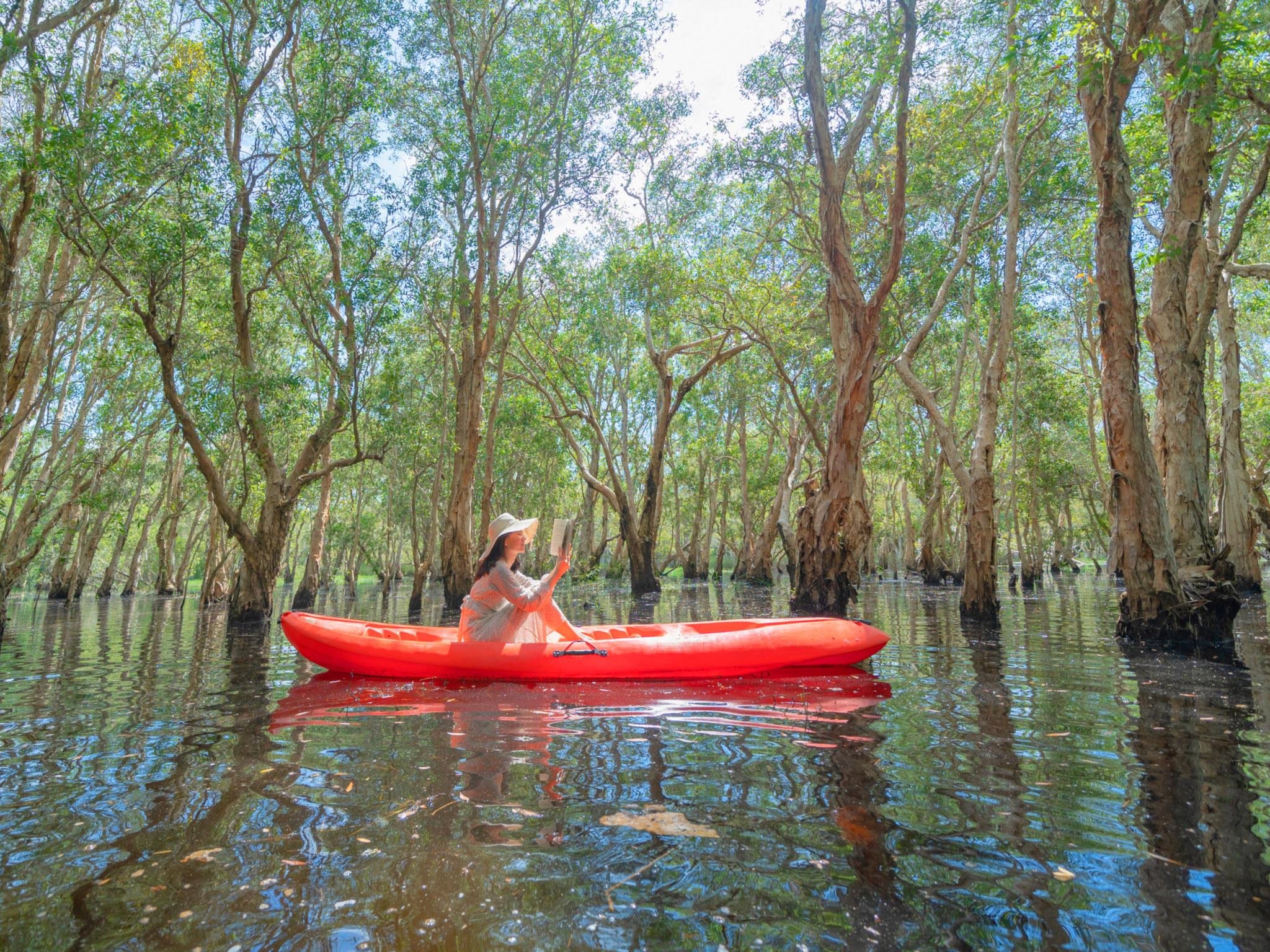 Ao Thalane Mangrove Kayak Adventure – Krabi