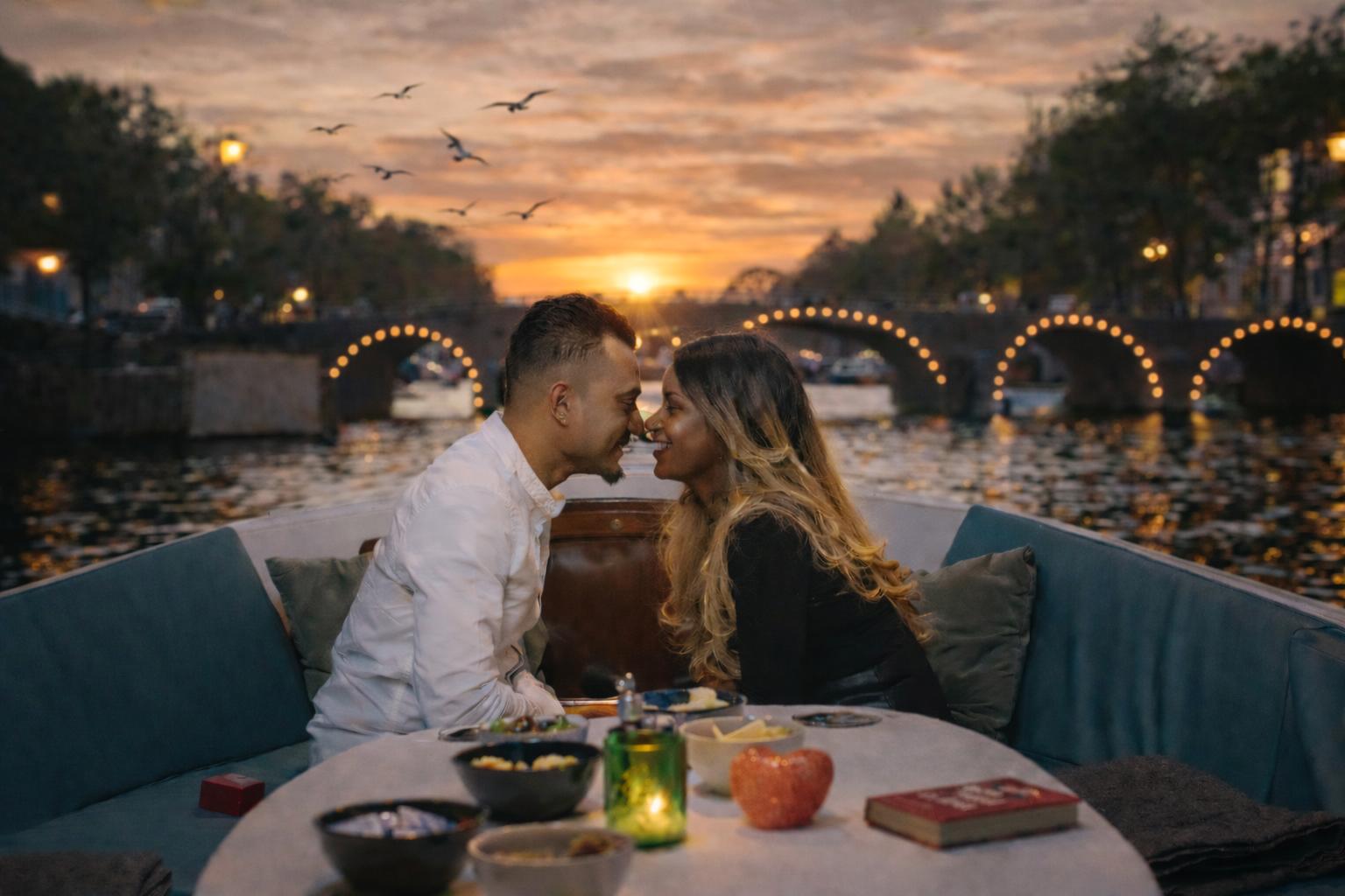 Private Evening Canal Cruise with Prosecco