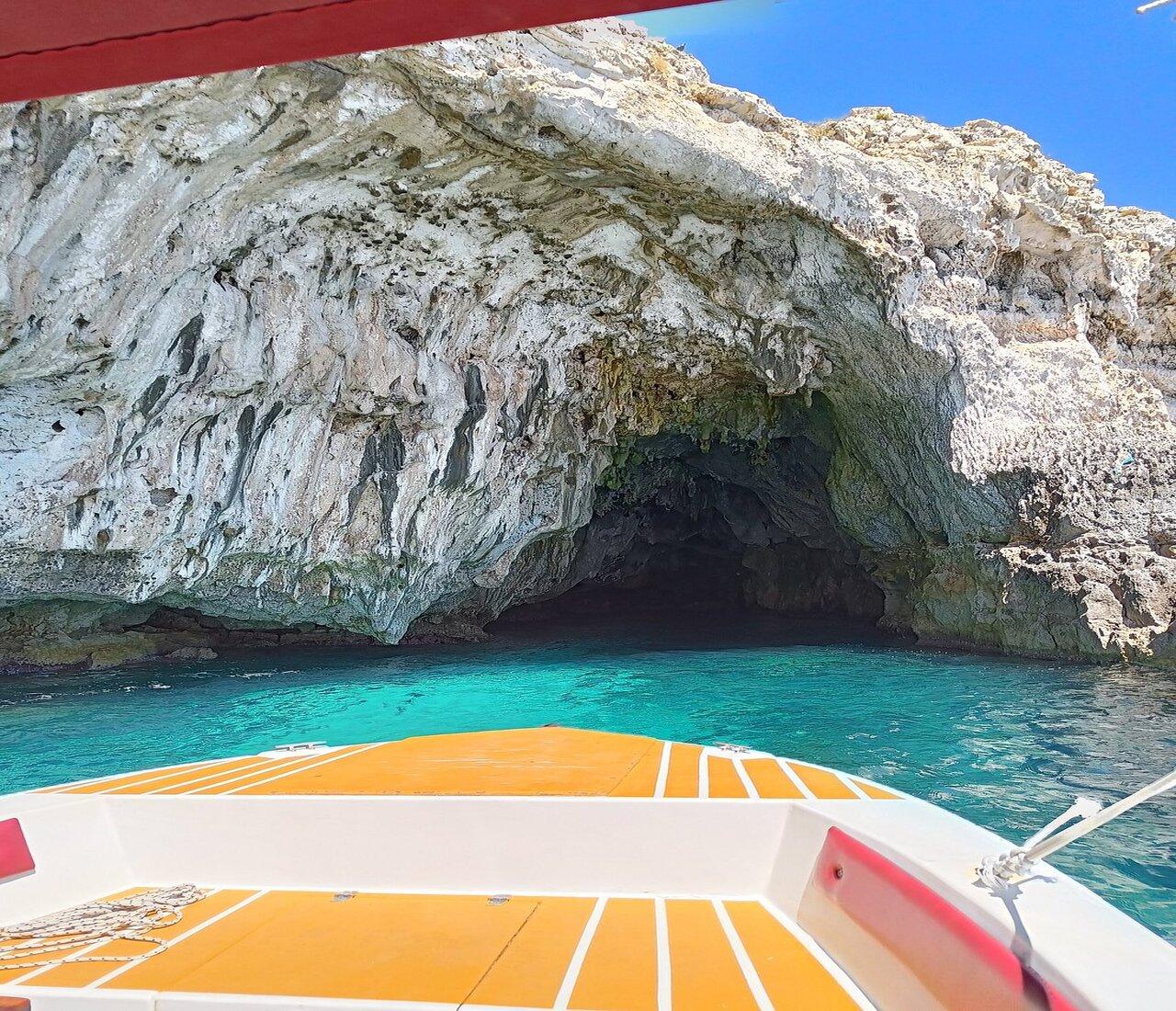 Syracuse: Ortigia Island and Sea Caves Boat Tour