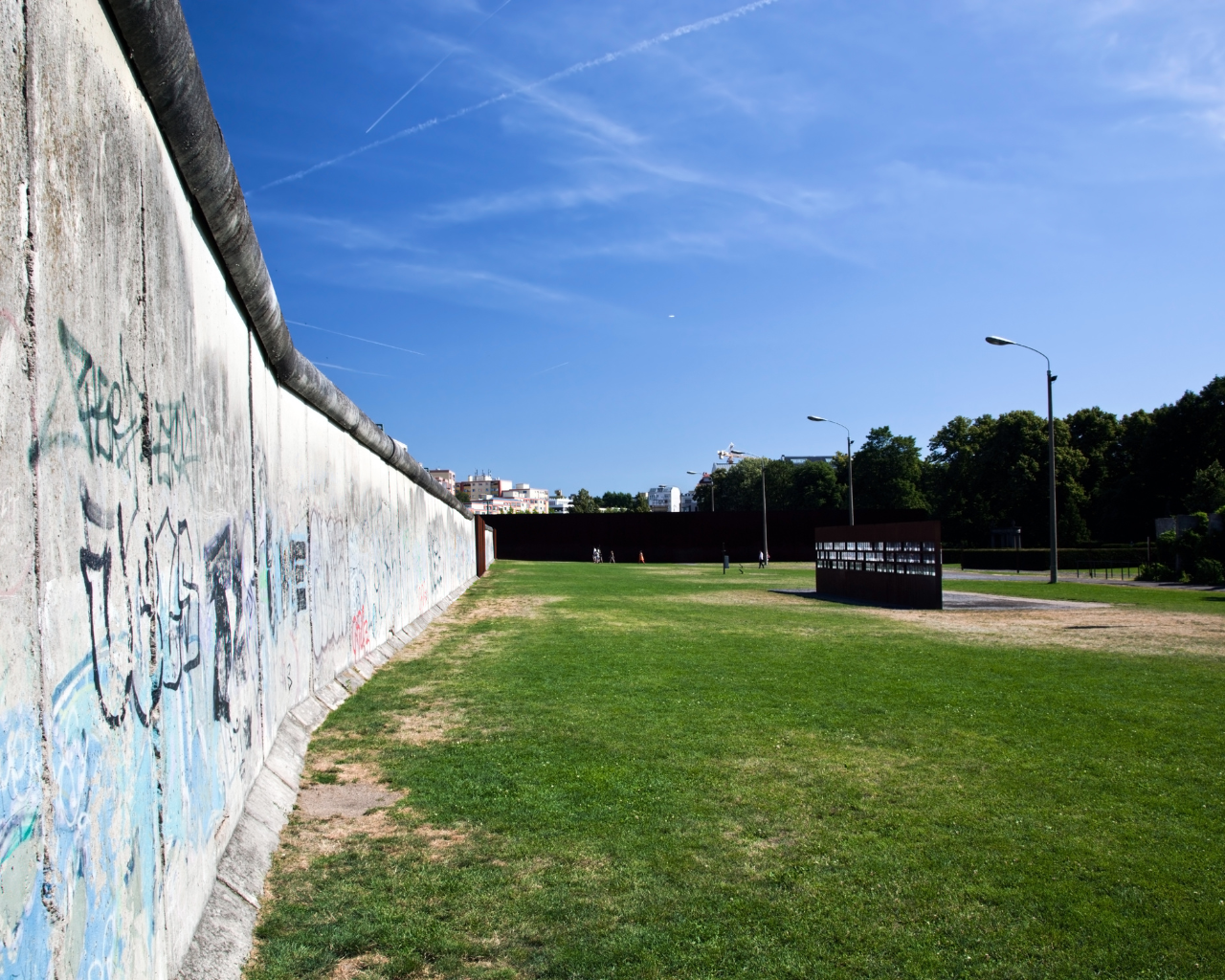 Berlin: Cold War History and Berlin Wall Guided Walking Tour