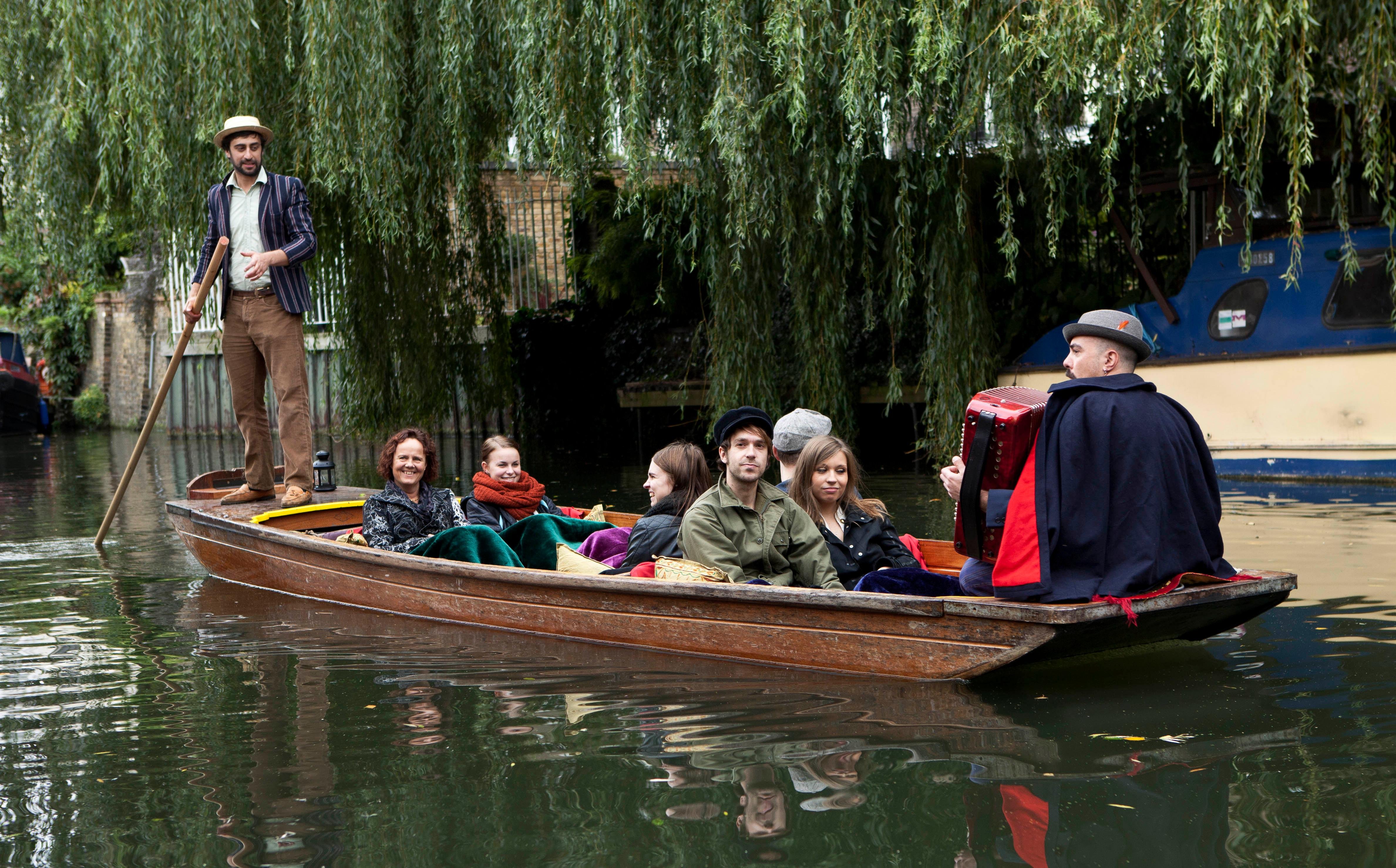 Regent's Canal Punting Tour with Live Music